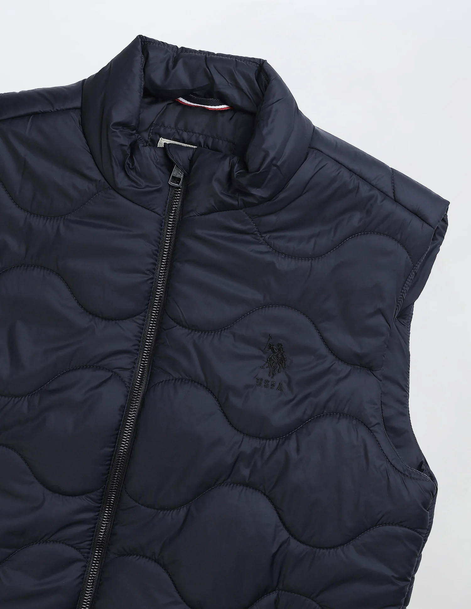 Regular Fit Sleeveless Quilted Jacket - Image 2