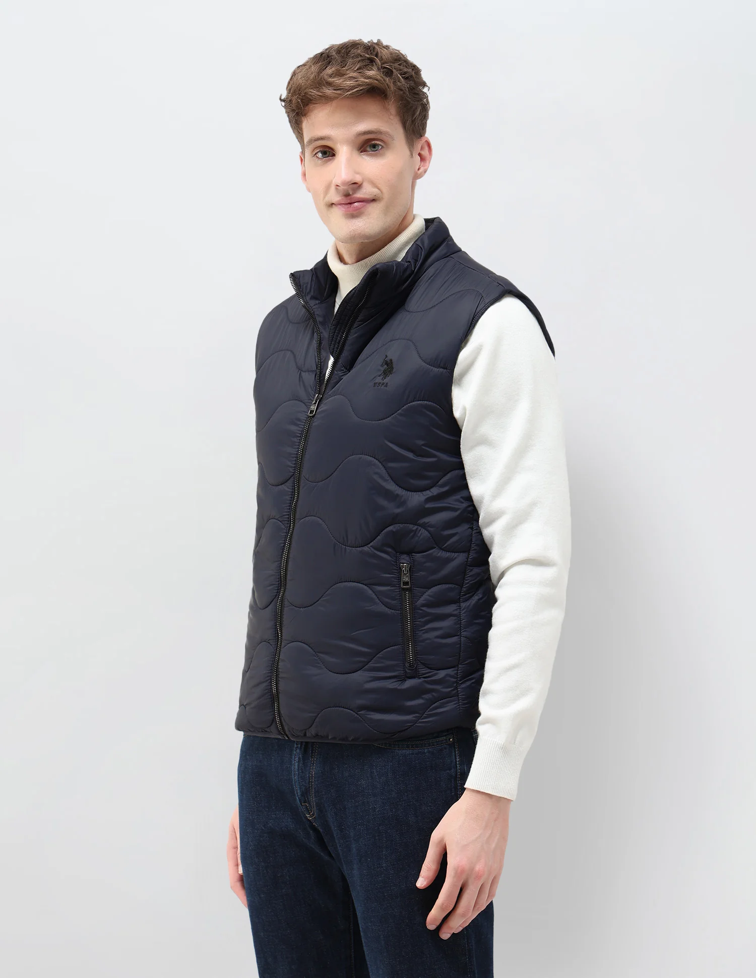 Regular Fit Sleeveless Quilted Jacket - Image 4
