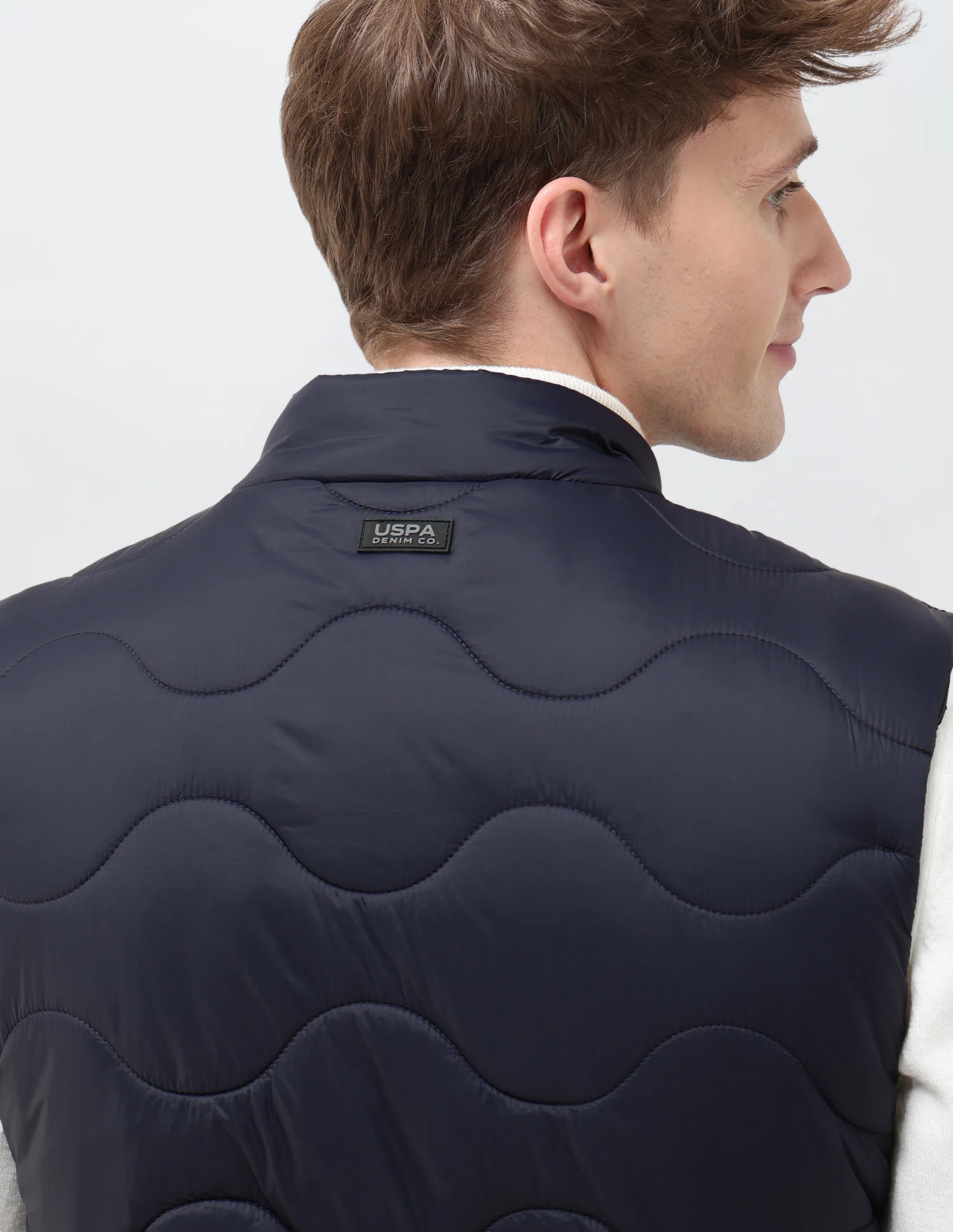 Regular Fit Sleeveless Quilted Jacket - Image 8