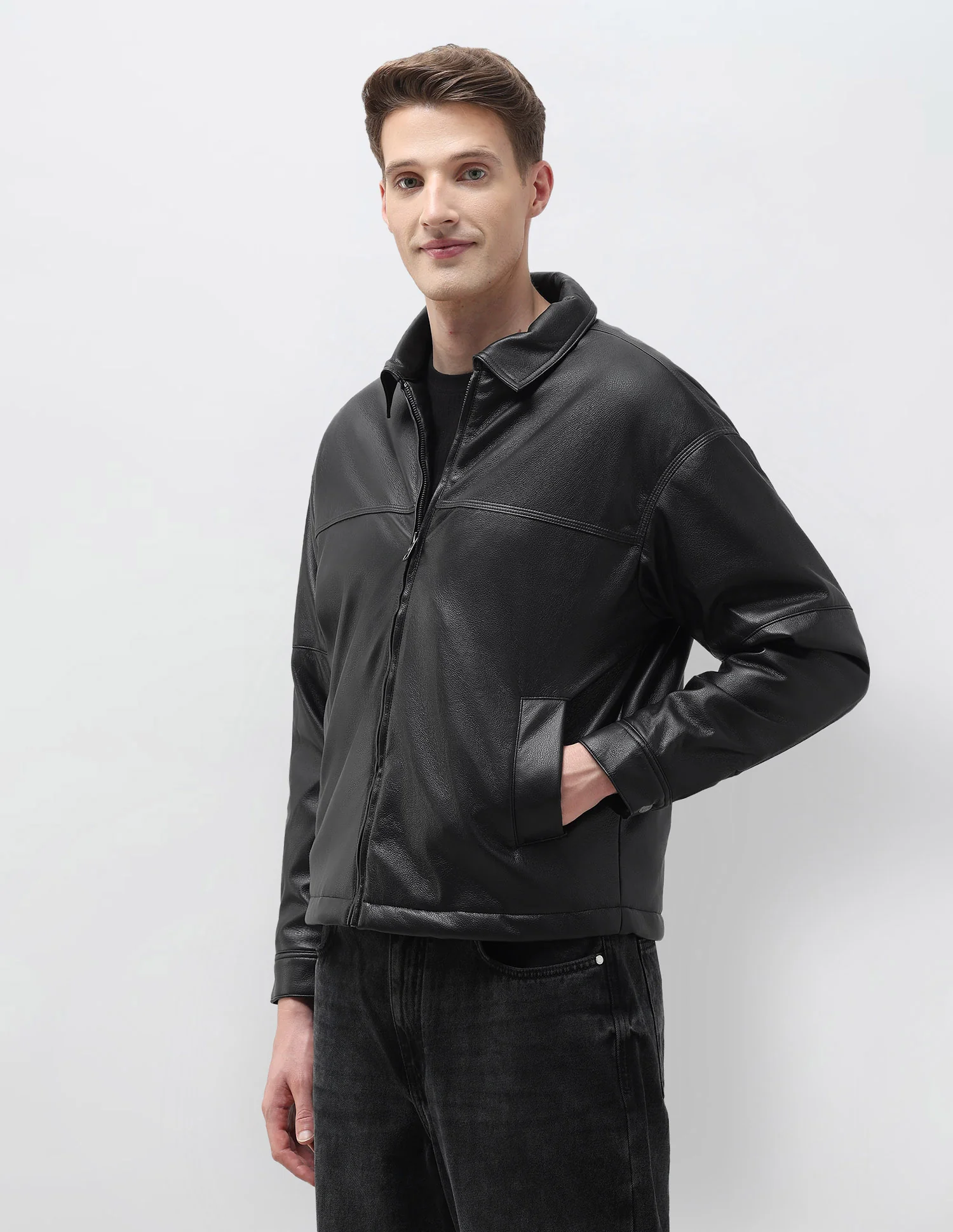 Regular Fit Solid Leather Jacket - Image 4