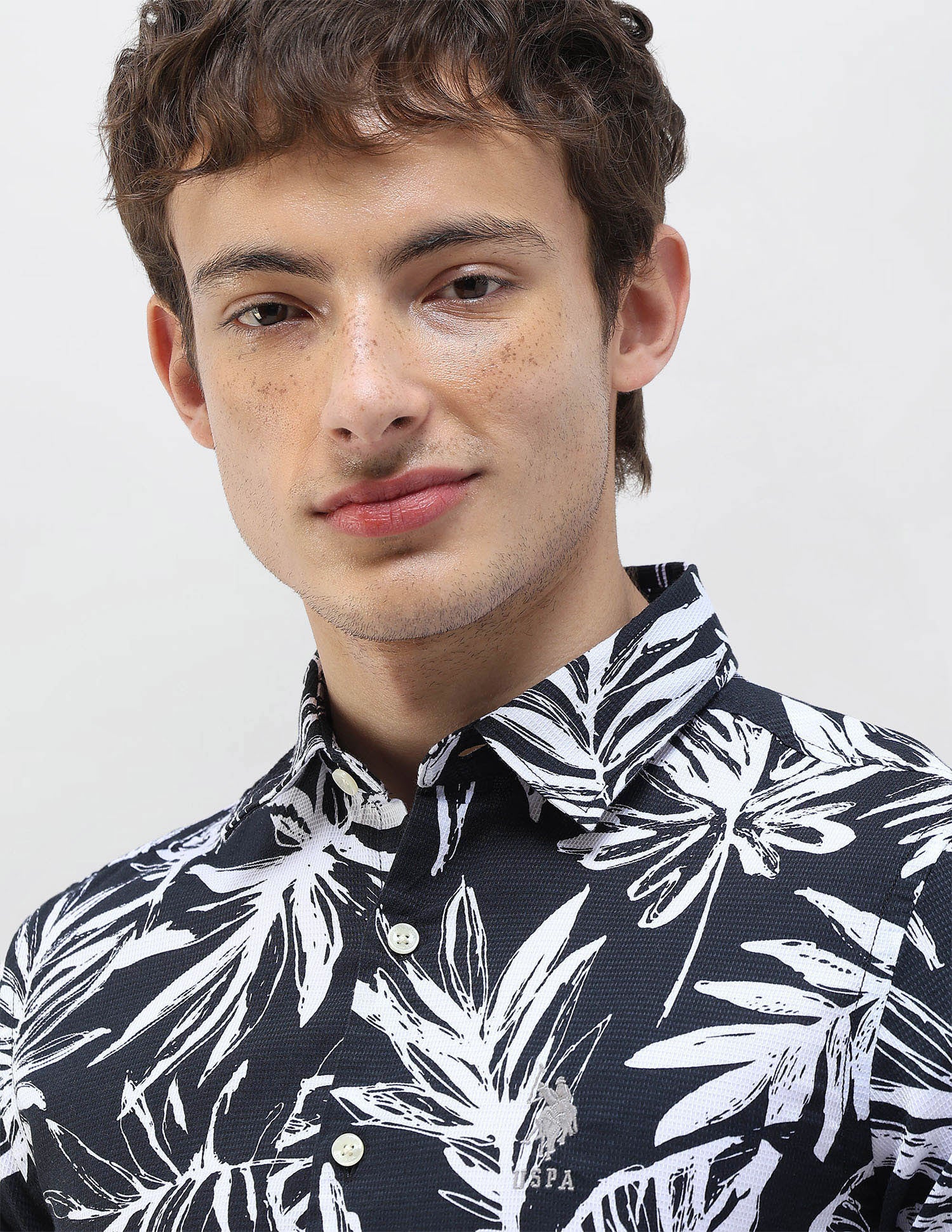 Regular Fit Tropical Printed Shirt - Image 7