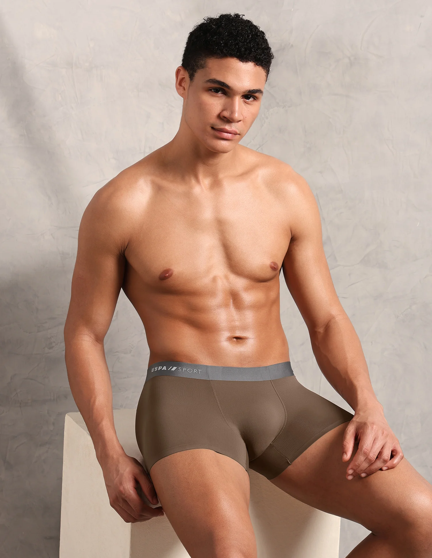 Signature Sports Mesh RT009 Seamless Trunk