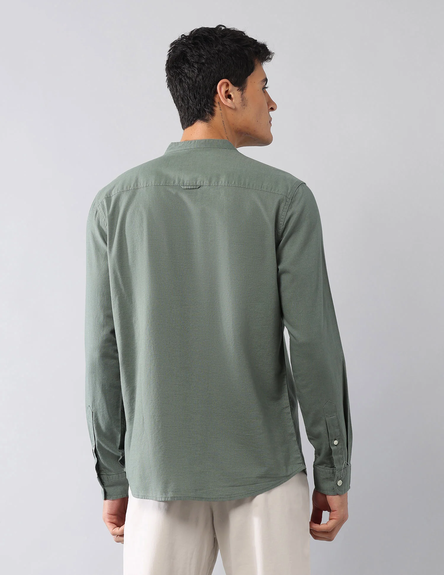 Solid Regular Fit Mandarin Shirt - Image 5