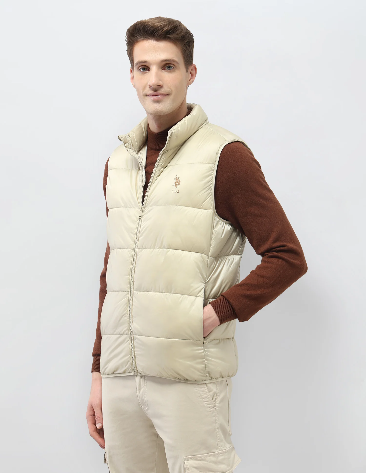 Solid Regular Fit Puffer Sleeveless Jacket - Image 4