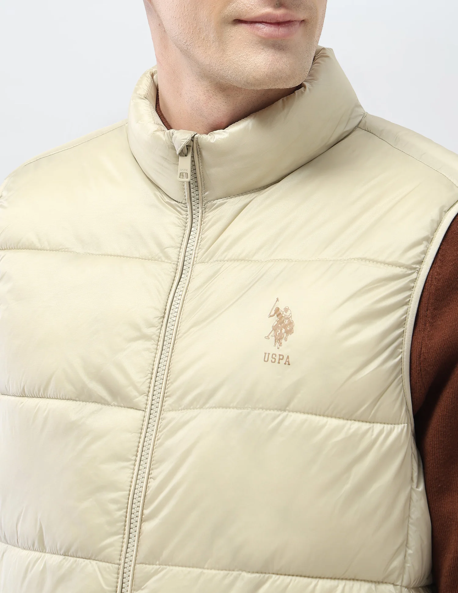 Solid Regular Fit Puffer Sleeveless Jacket - Image 7