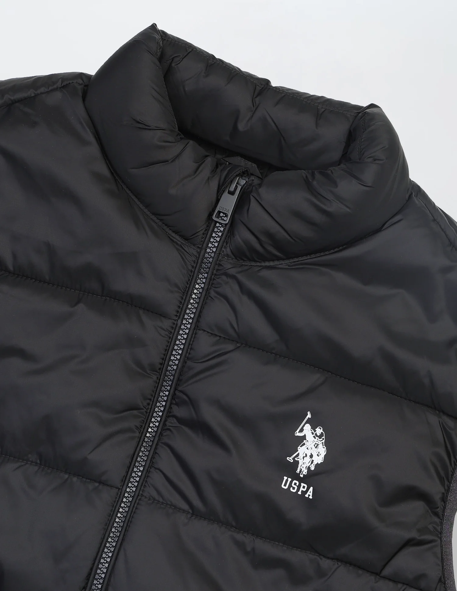 Solid Regular Fit Puffer Sleeveless Jacket - Image 2
