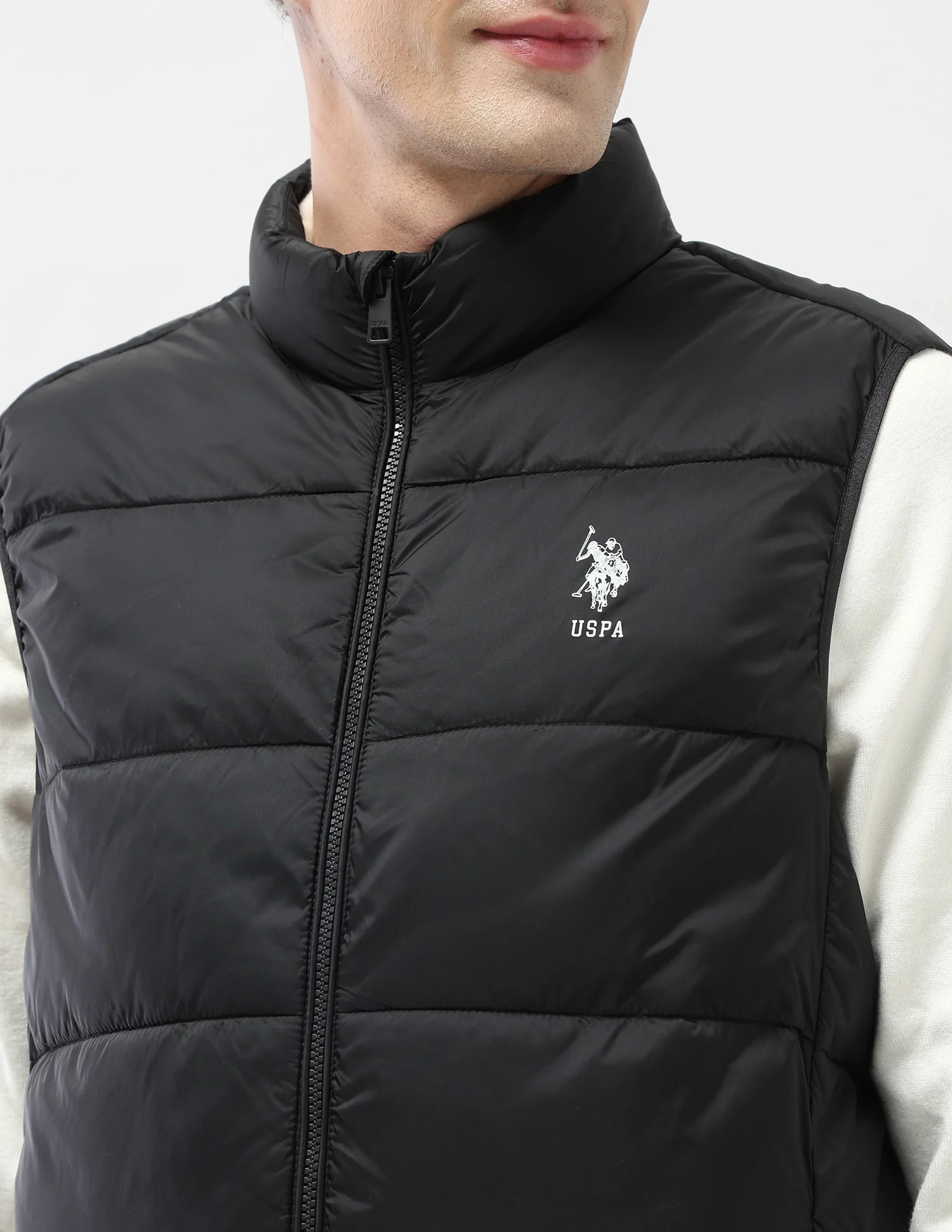 Solid Regular Fit Puffer Sleeveless Jacket - Image 7