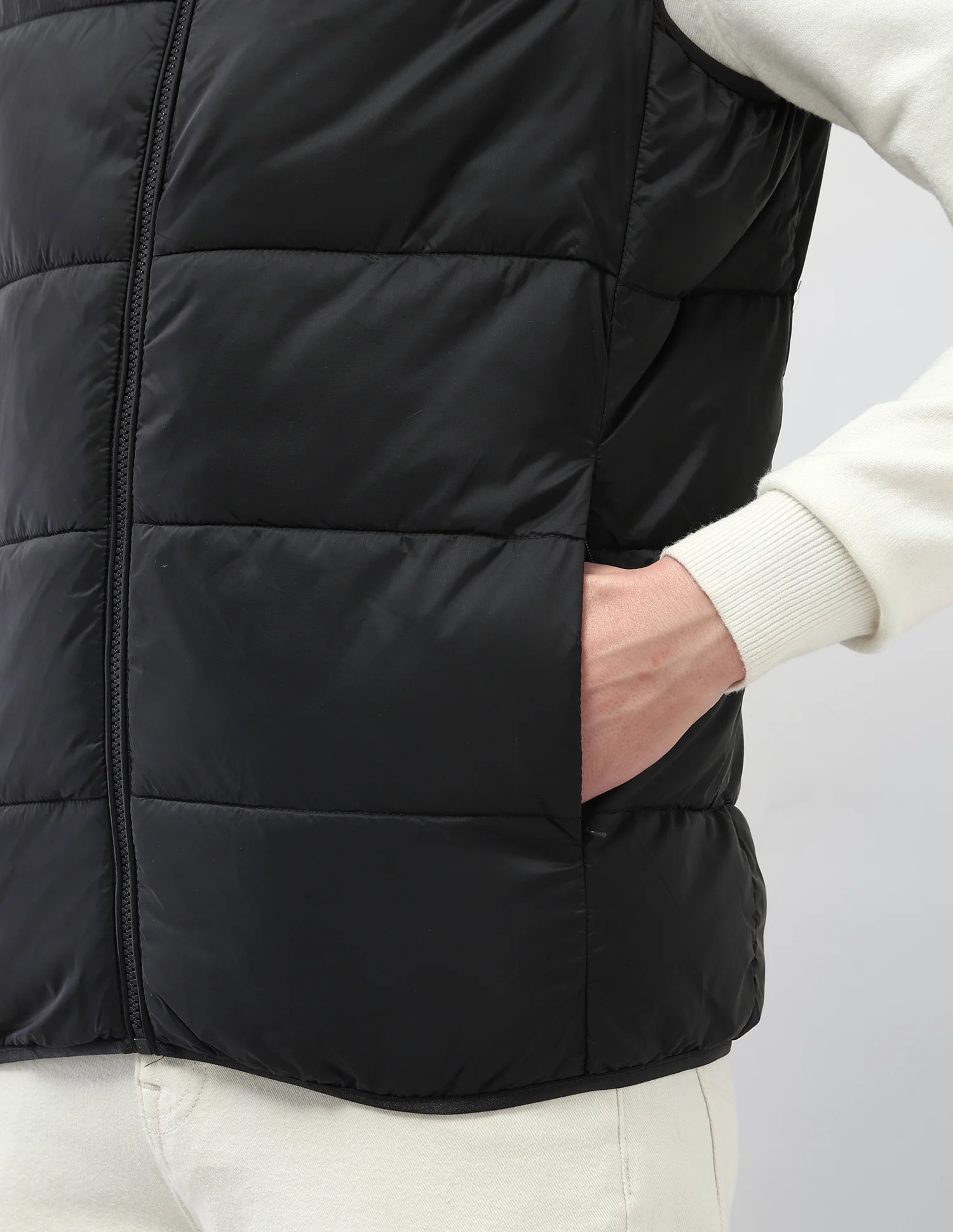 Solid Regular Fit Puffer Sleeveless Jacket - Image 8