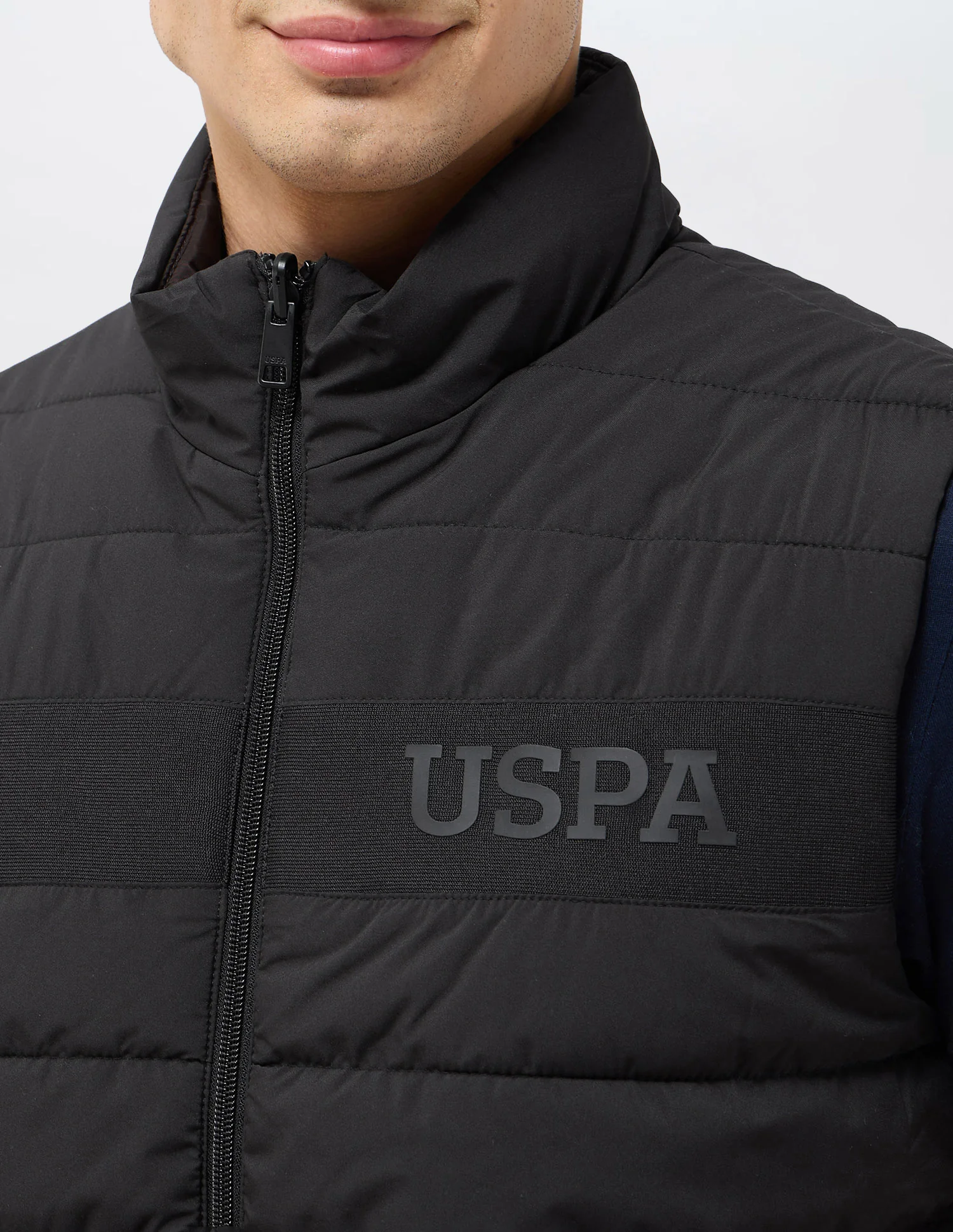 Solid Regular Fit Reversible Jacket - Image 7