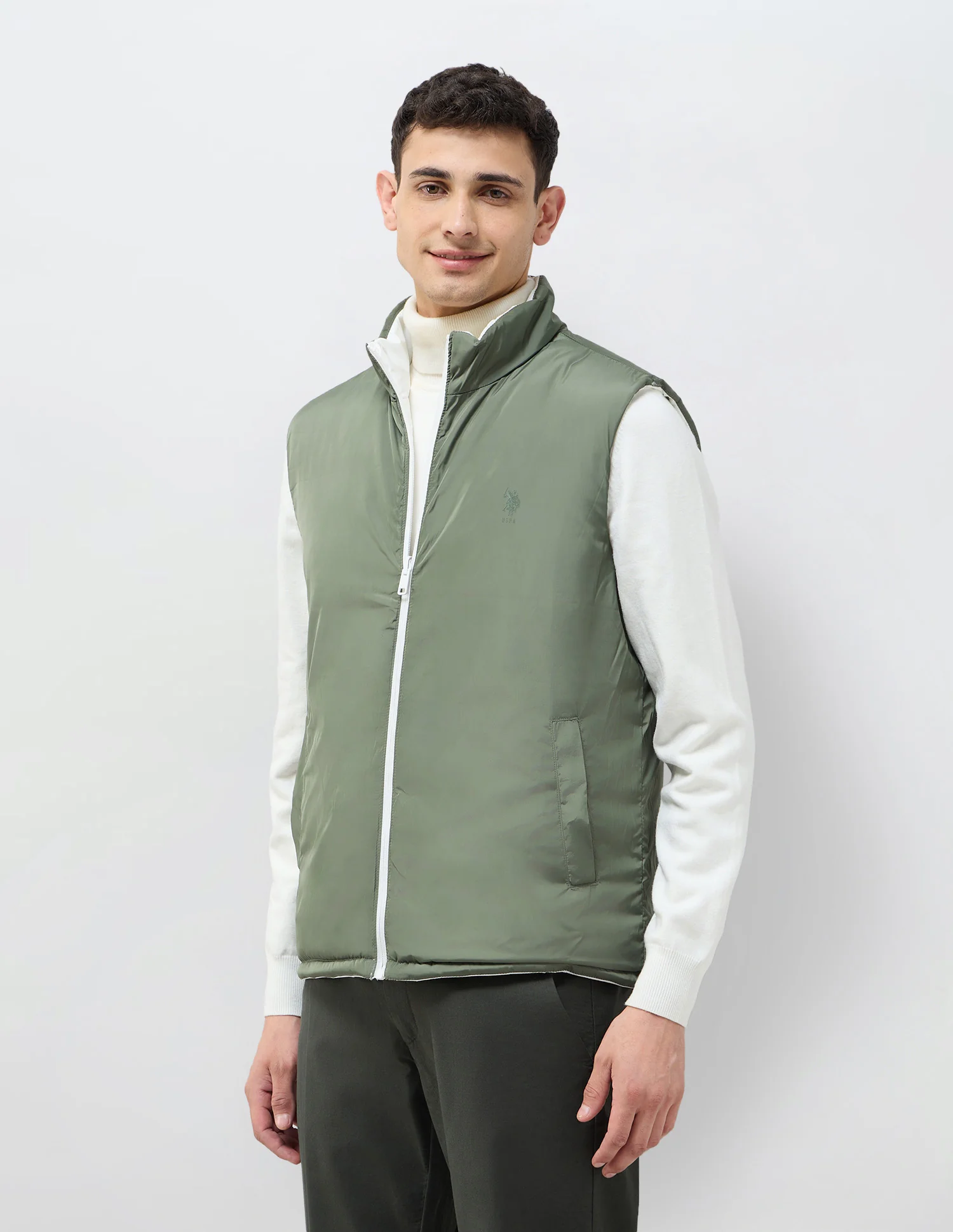 Solid Regular Fit Reversible Jacket - Image 4