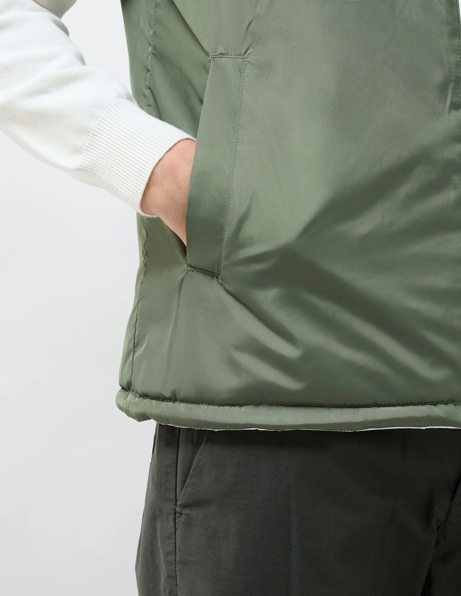Solid Regular Fit Reversible Jacket - Image 8