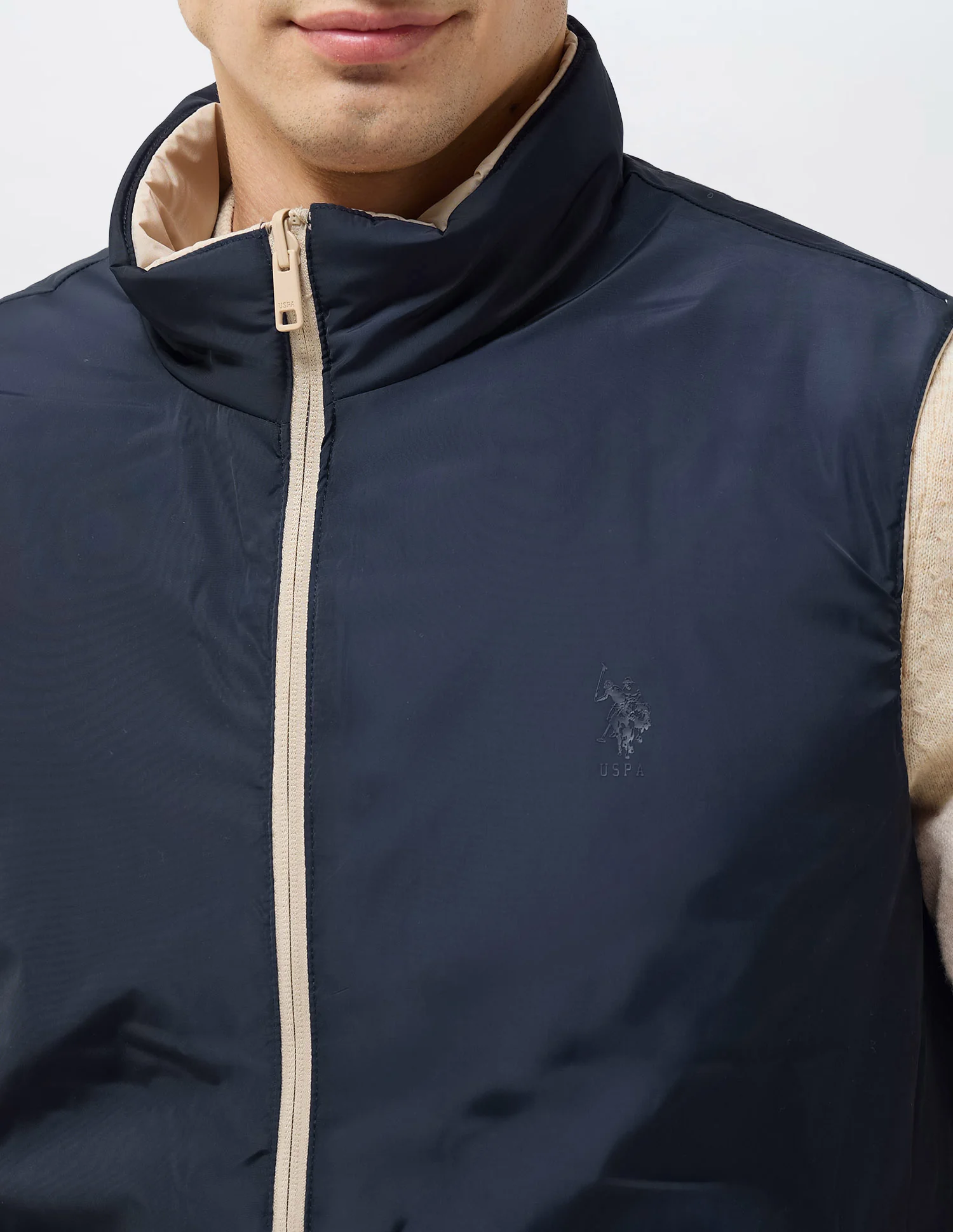 Solid Regular Fit Reversible Jacket - Image 11