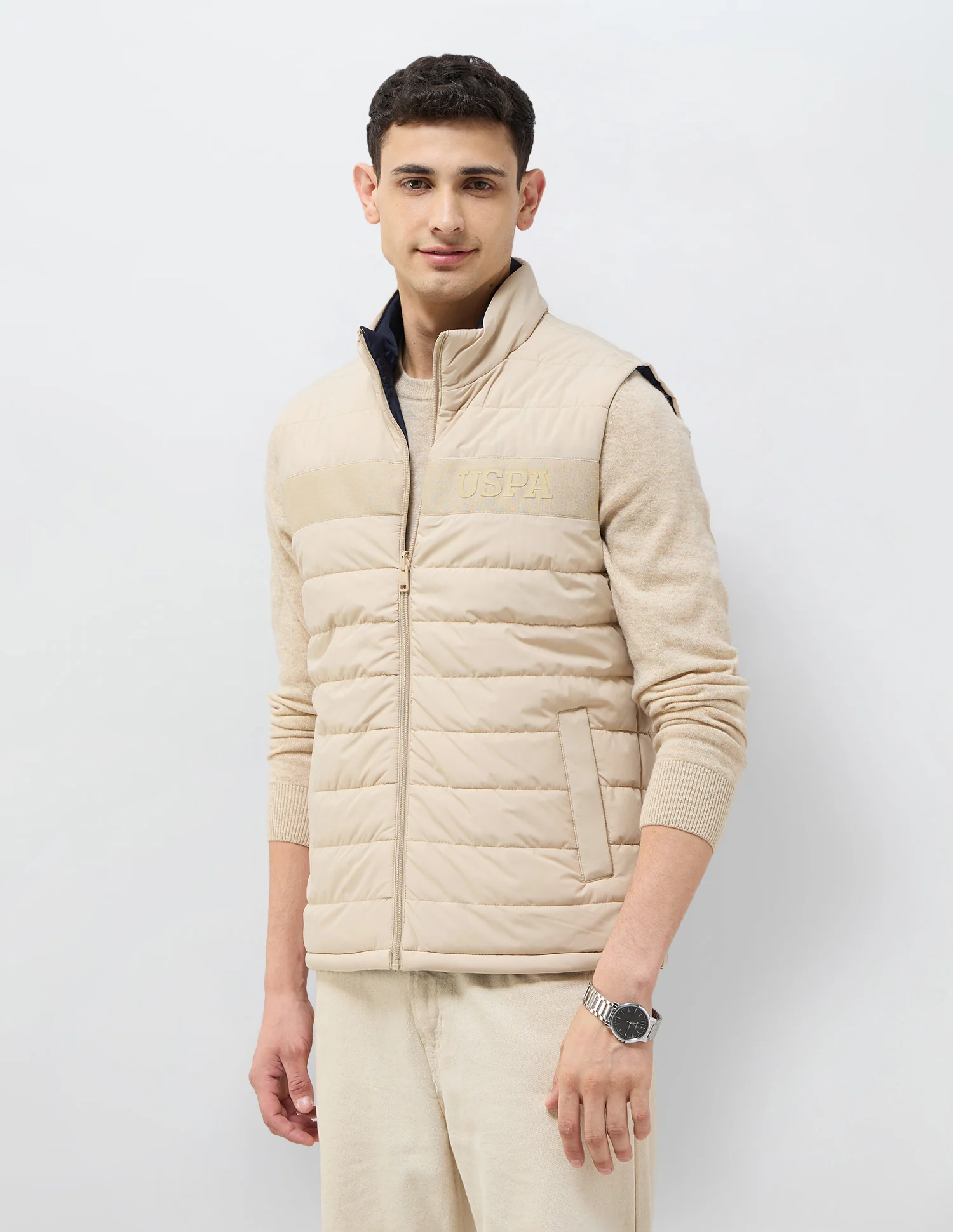 Solid Regular Fit Reversible Jacket - Image 4