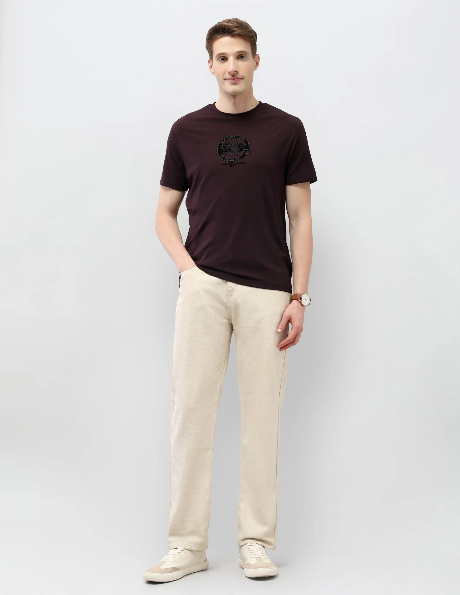Solid Slim Fit Black & Gold T-Shirt - Image 3