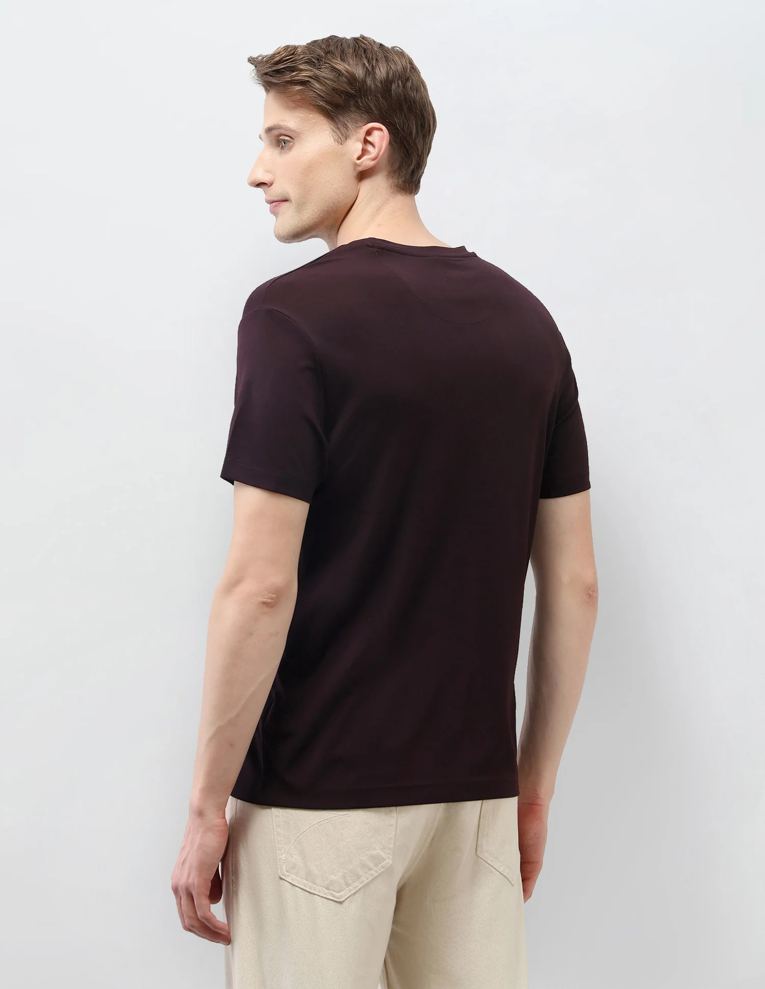Solid Slim Fit Black & Gold T-Shirt - Image 5