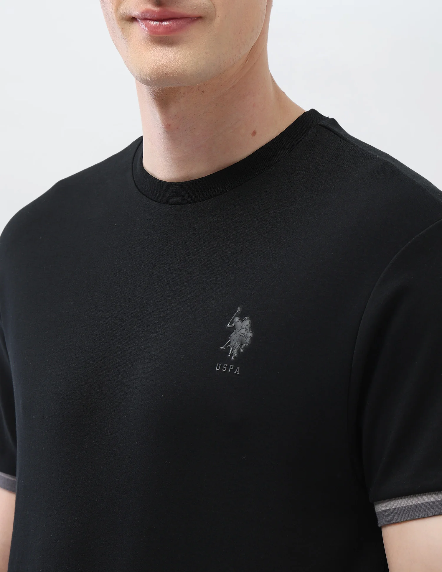 Solid Slim Fit Black & Gold T-Shirt - Image 7