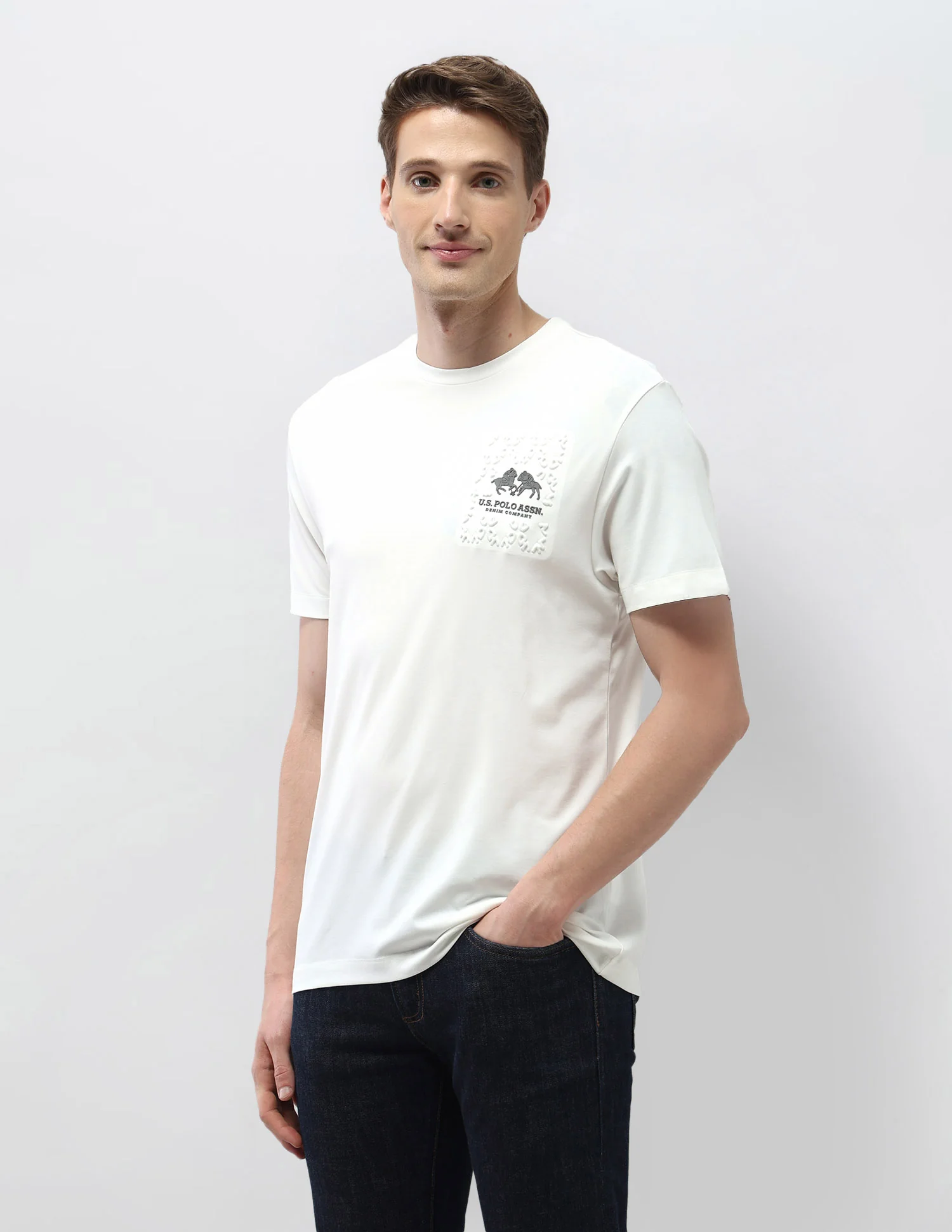 Solid Slim Fit Black & Gold T-Shirt - Image 4