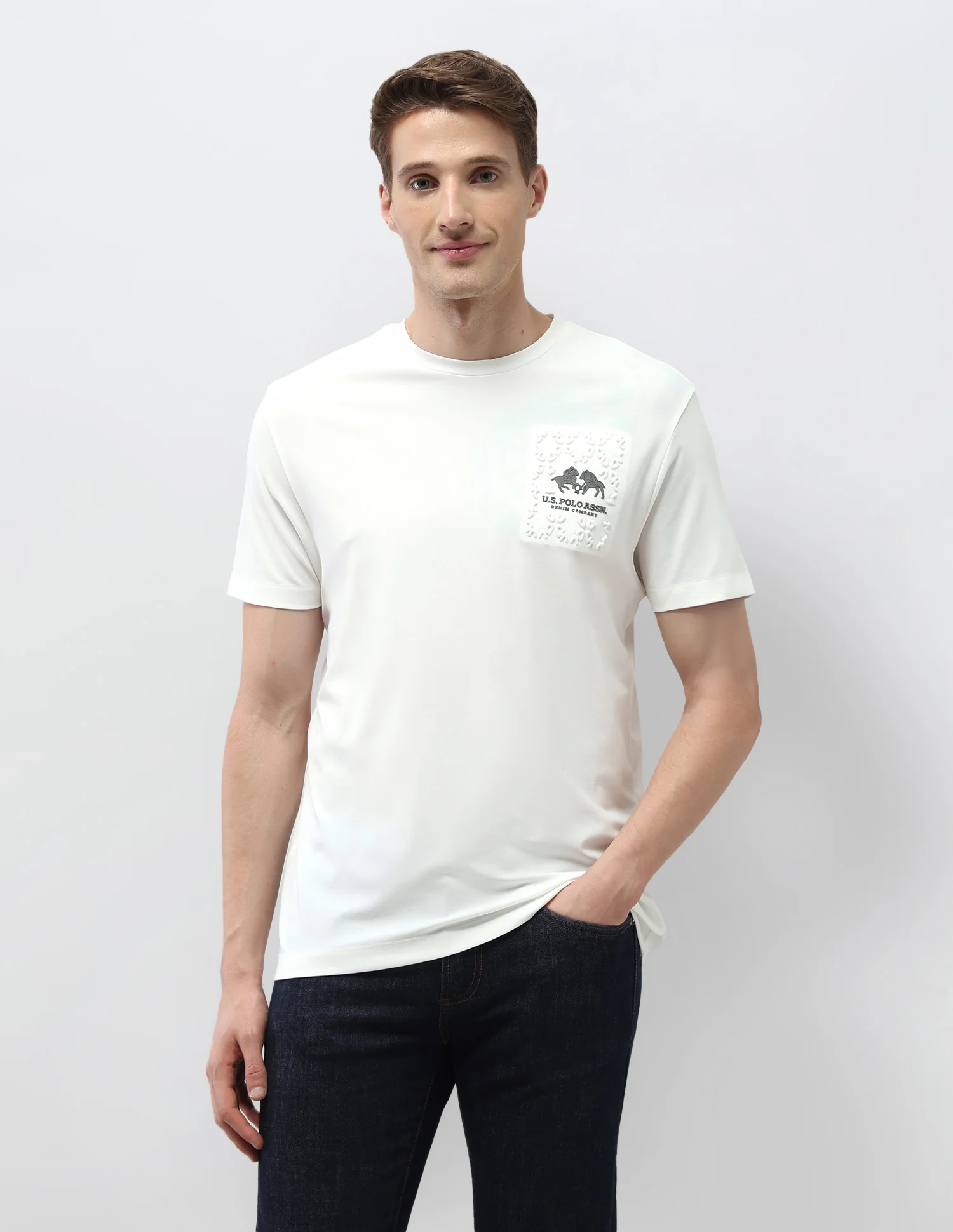 Solid Slim Fit Black & Gold T-Shirt - Image 6