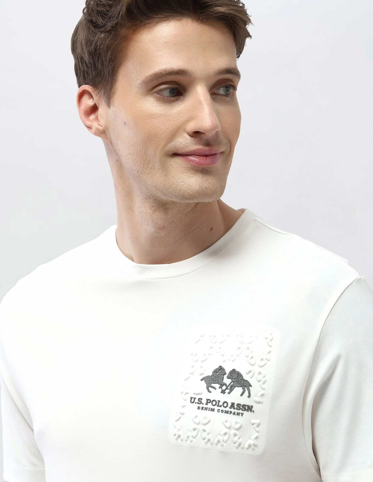 Solid Slim Fit Black & Gold T-Shirt - Image 7