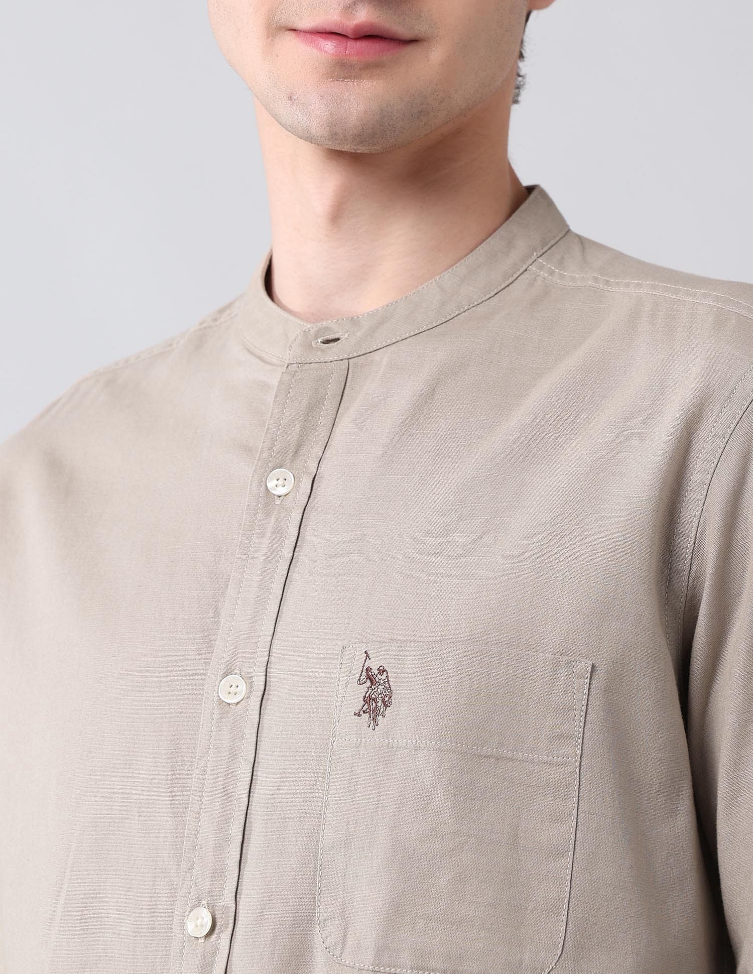 Solid Slub Mandarin Collar Shirt - Image 7