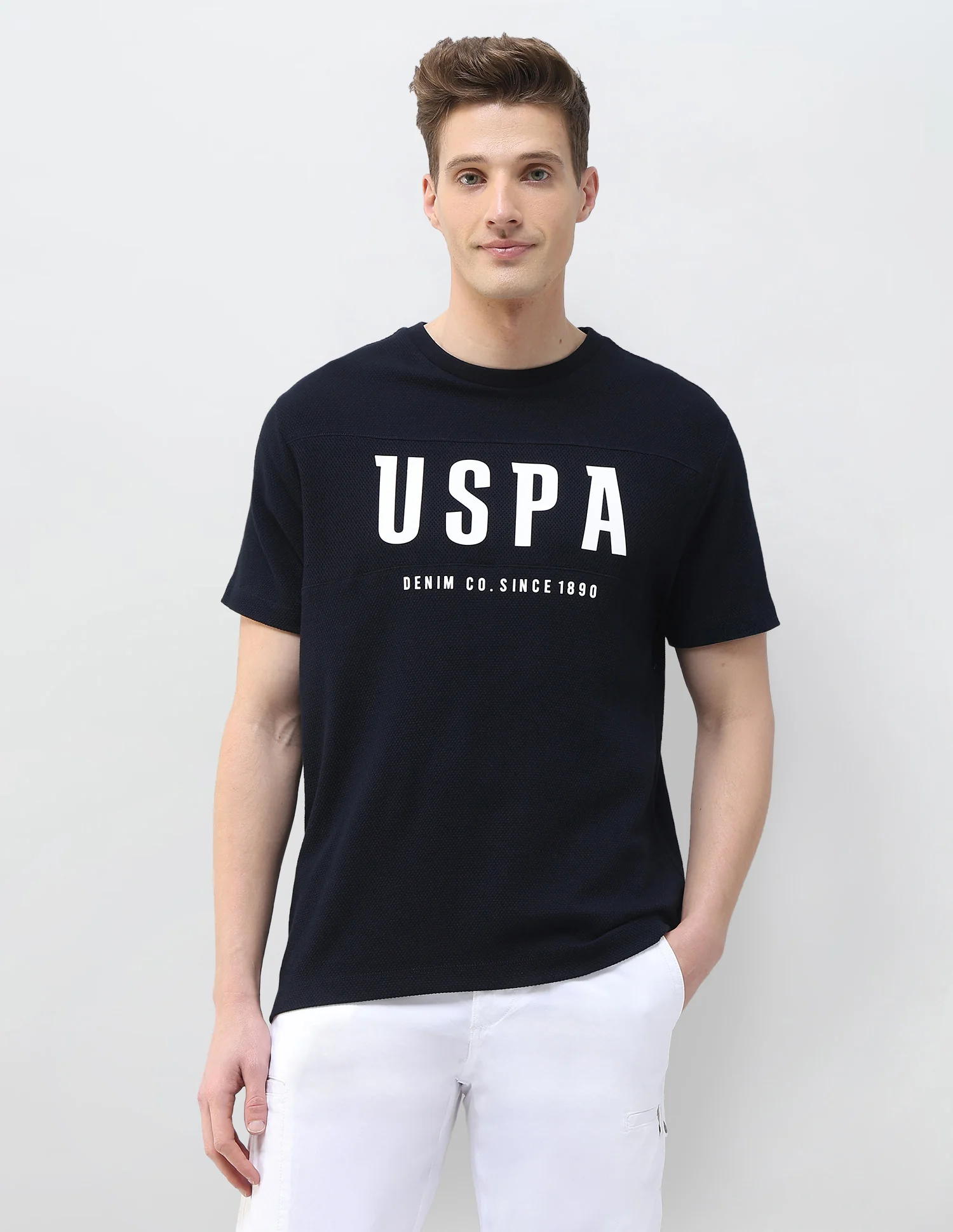 Textured Brand Printed Motel On The Coast T-Shirt - Image 6