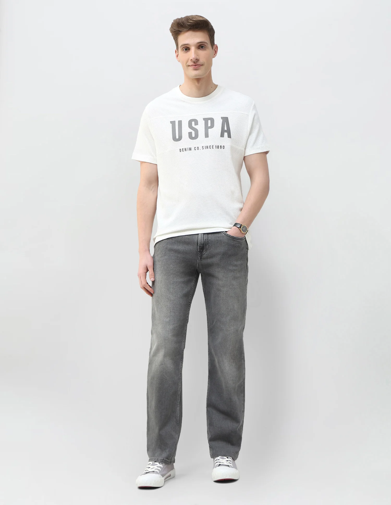 Textured Brand Printed Motel On The Coast T-Shirt - Image 3