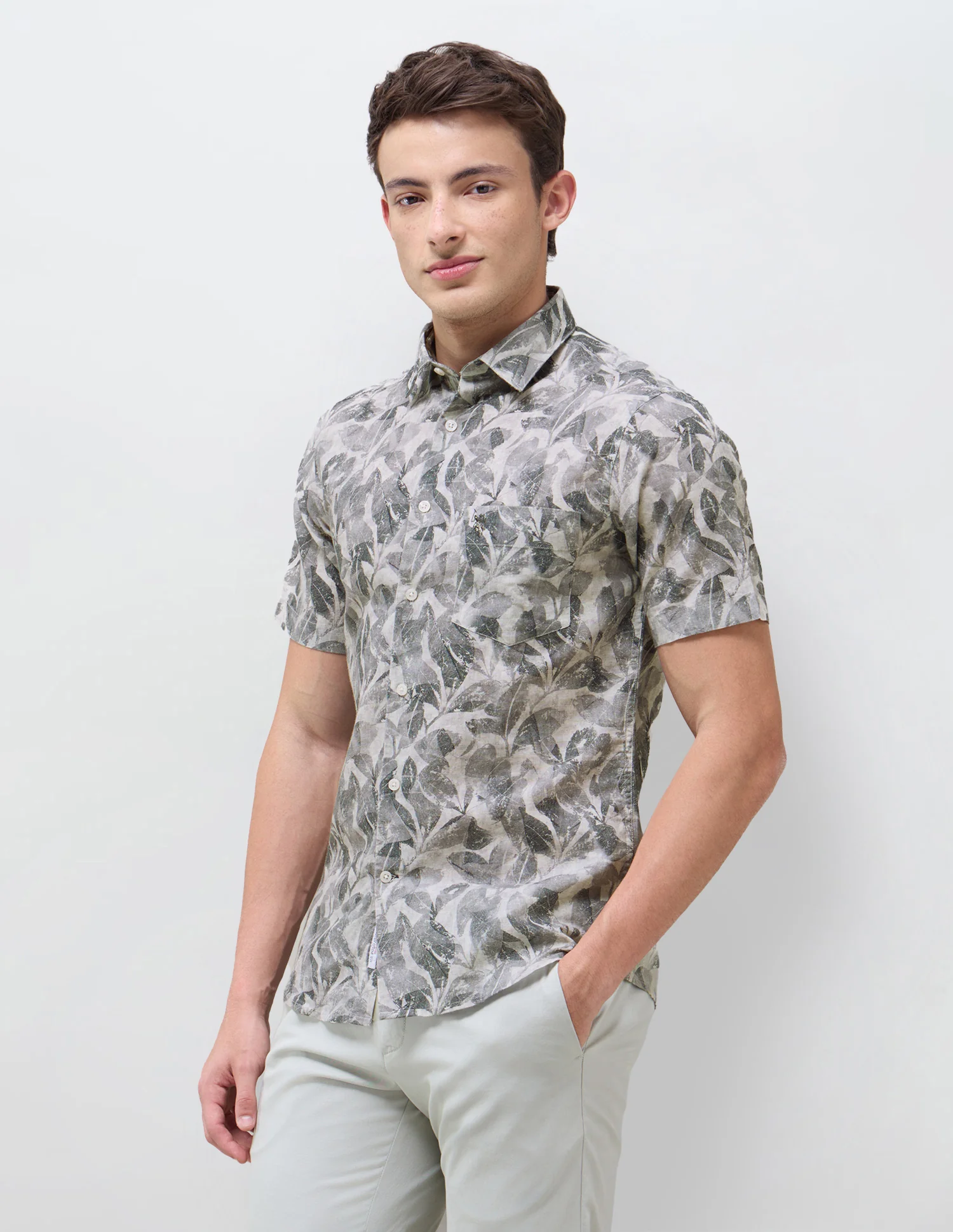 Tropical Printed Regular Fit Shirt - Image 4