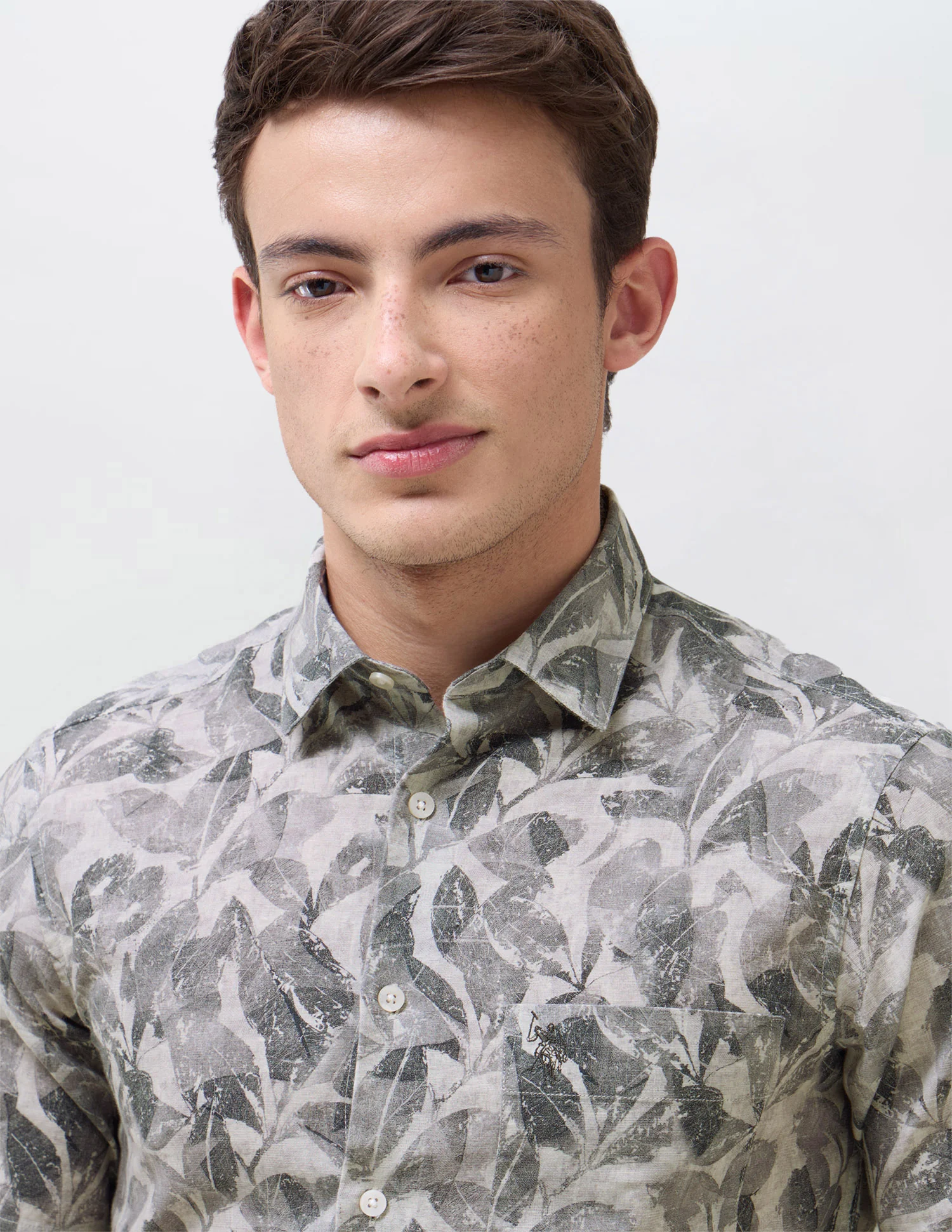 Tropical Printed Regular Fit Shirt - Image 7