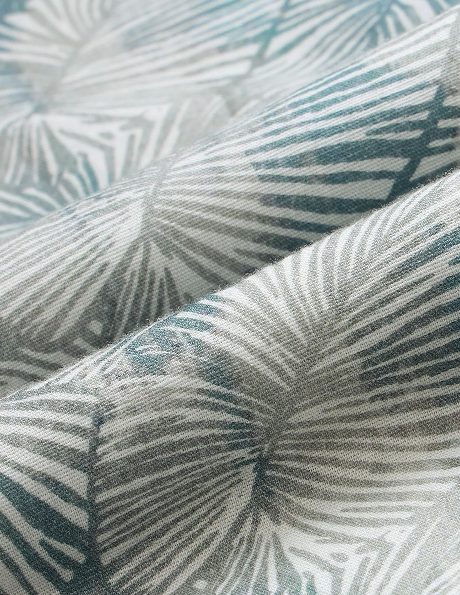 Tropical Printed Regular Fit Shirt - Image 2