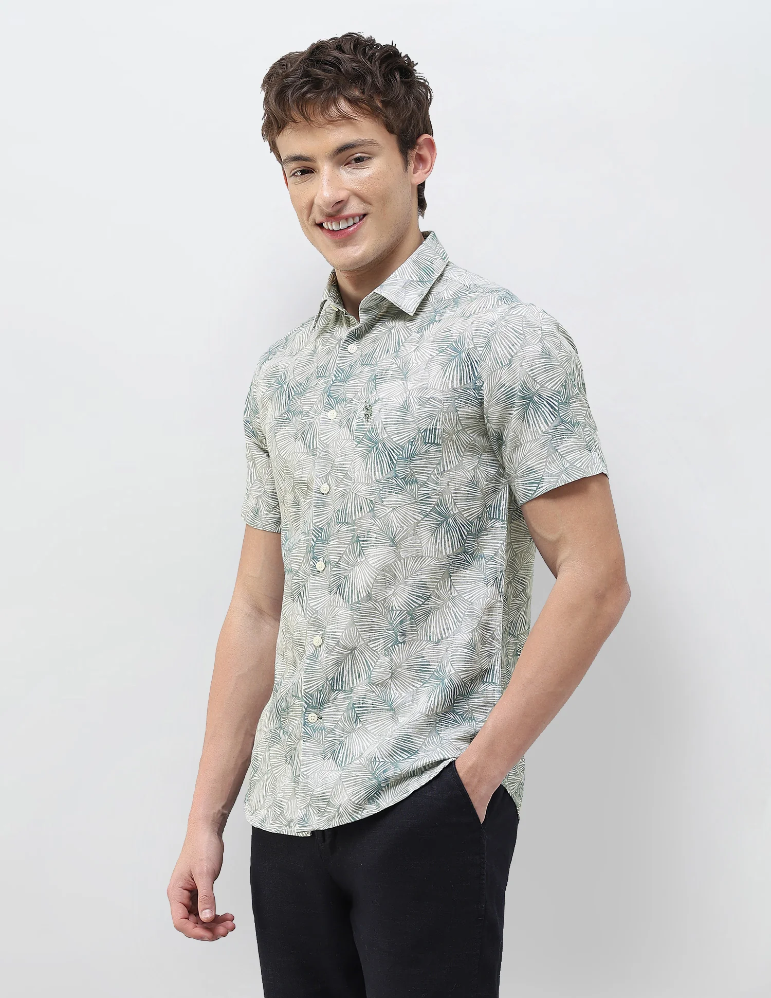 Tropical Printed Regular Fit Shirt - Image 4