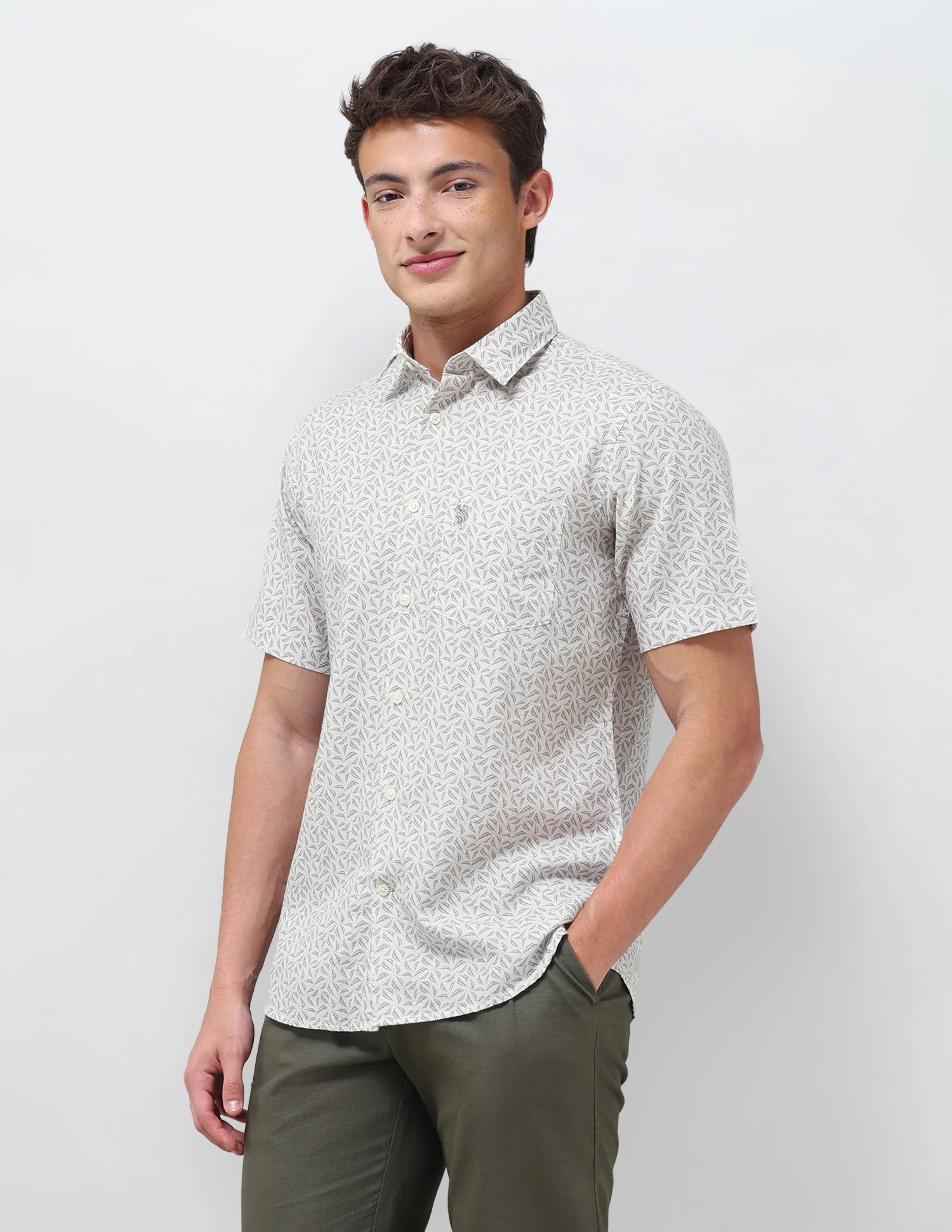 Tropical Printed Regular Fit Shirt - Image 4