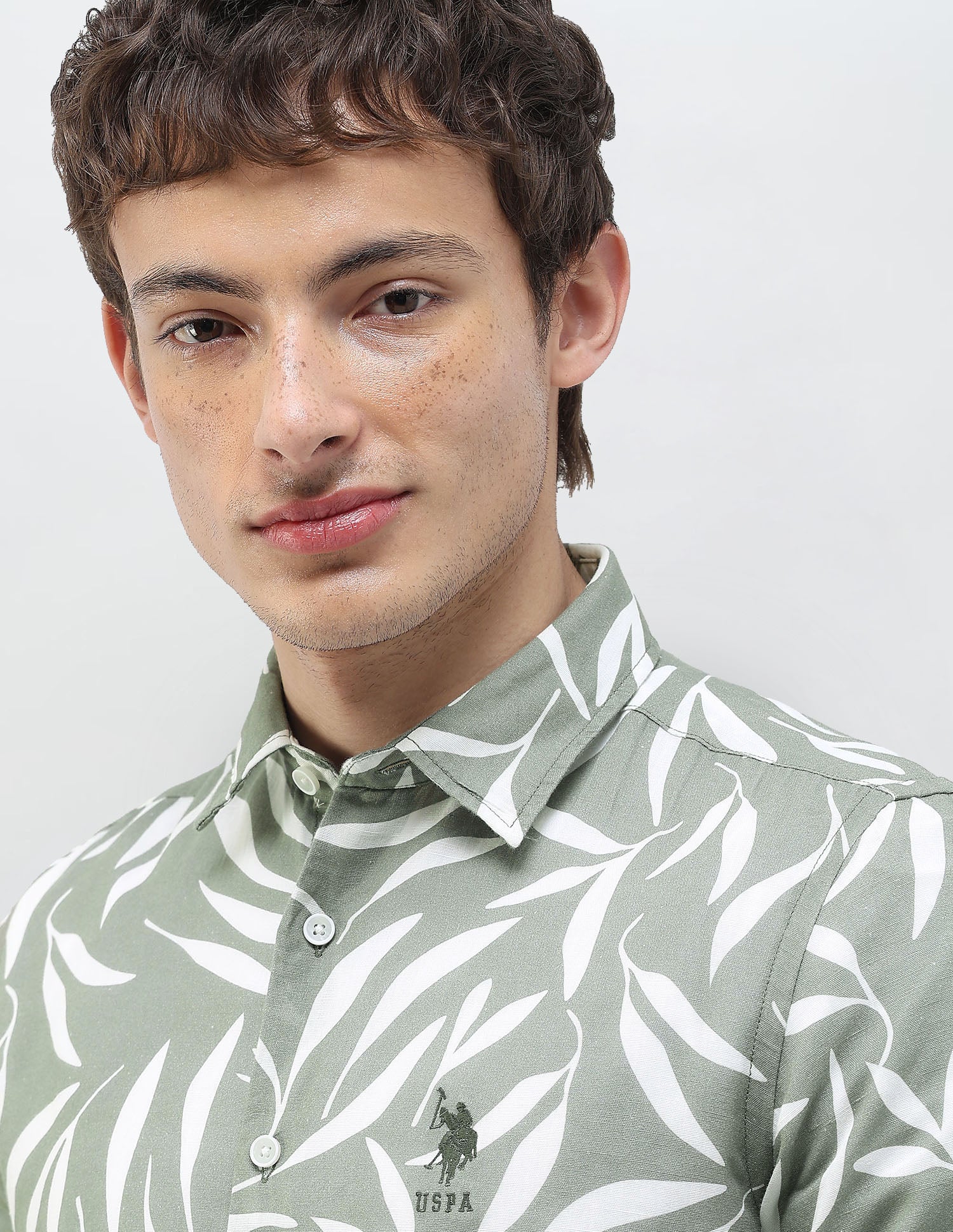 Tropical Printed Regular Fit Shirt - Image 7