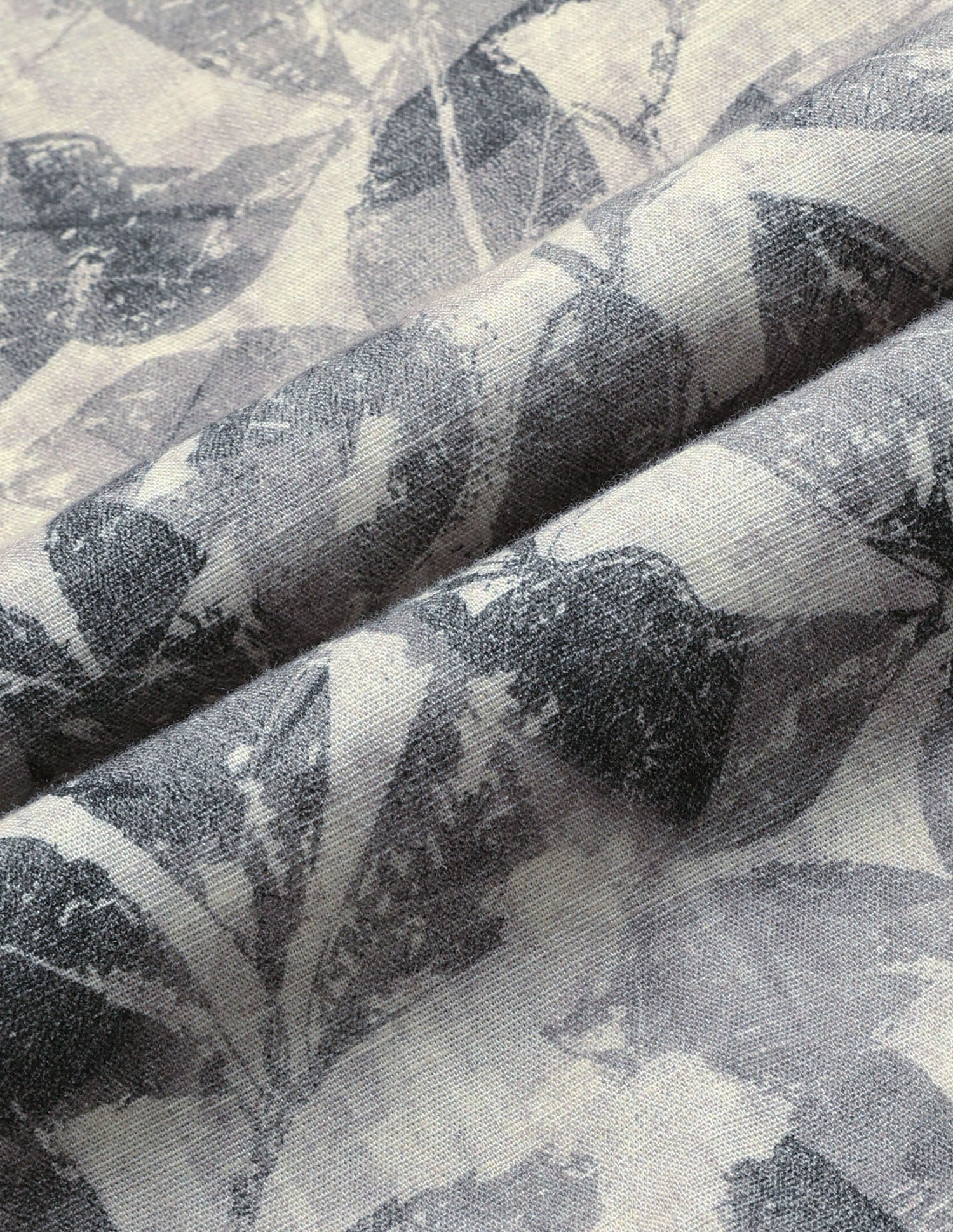 Tropical Printed Regular Fit Shirt - Image 2