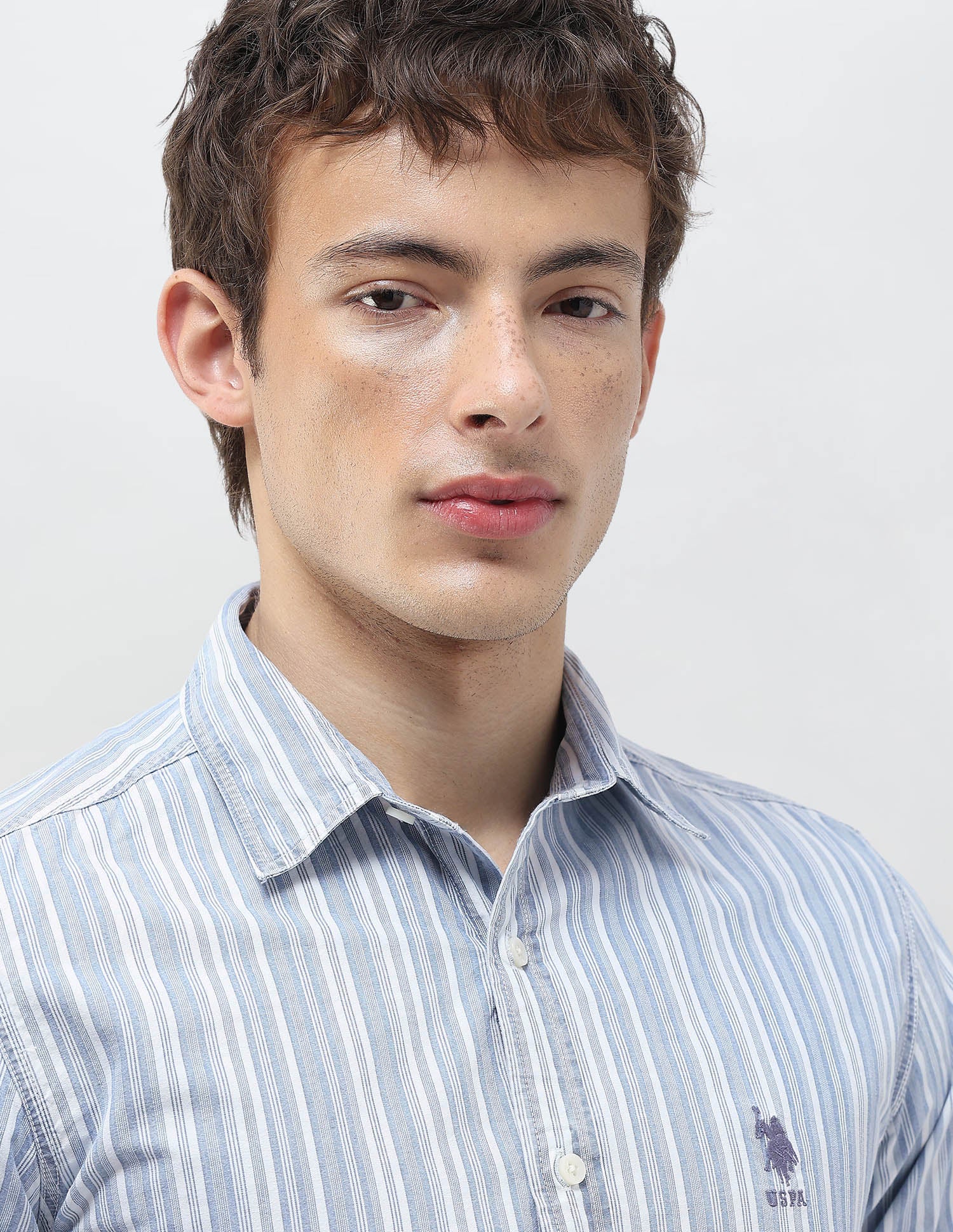 Vertical Striped Regular Fit Shirt - Image 7
