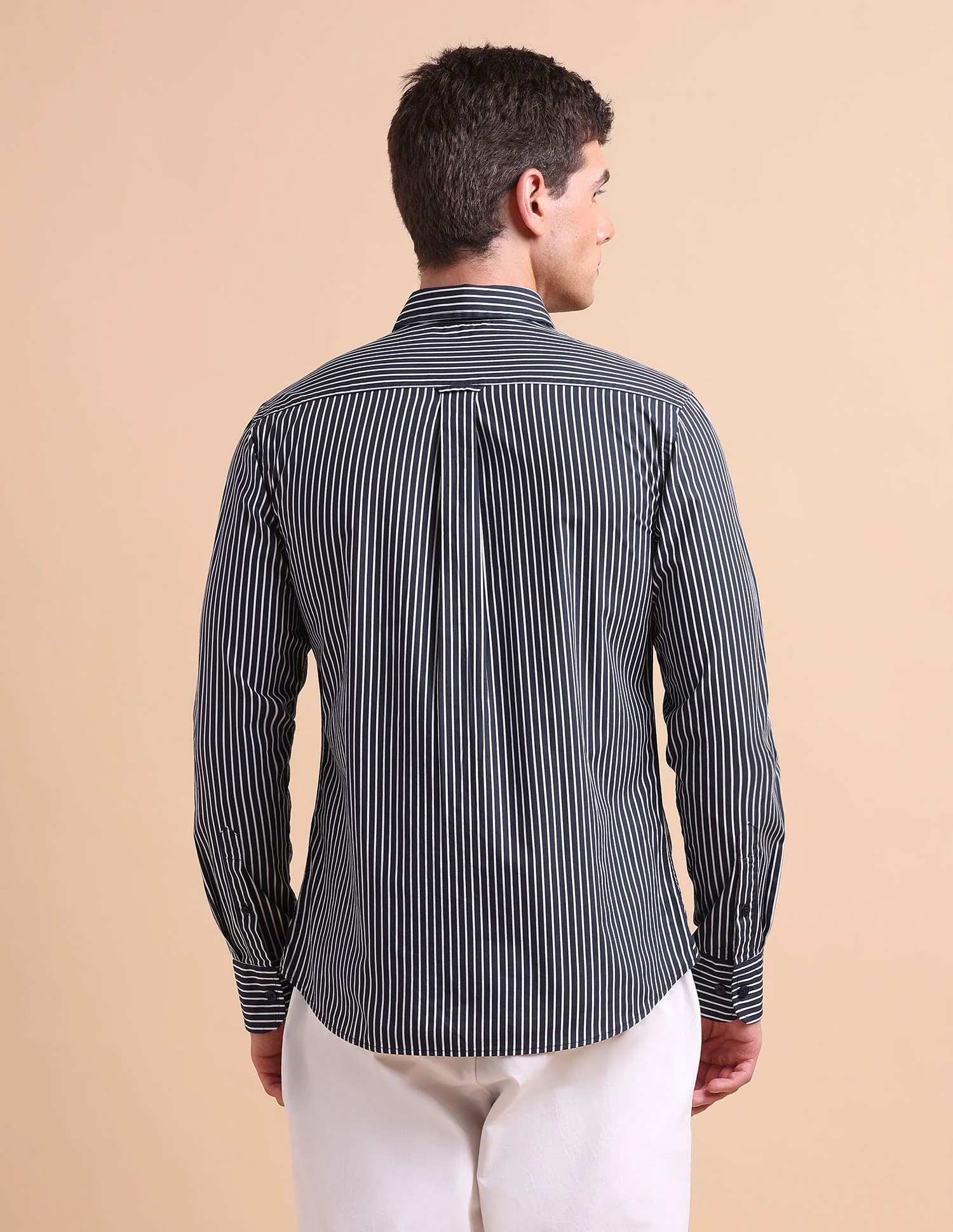 Vertical Striped Tailored Fit Shirt - Image 5