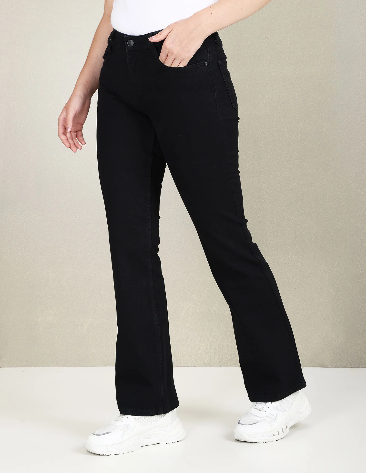 Mid Rise Bootcut Fit Jeans - Image 5