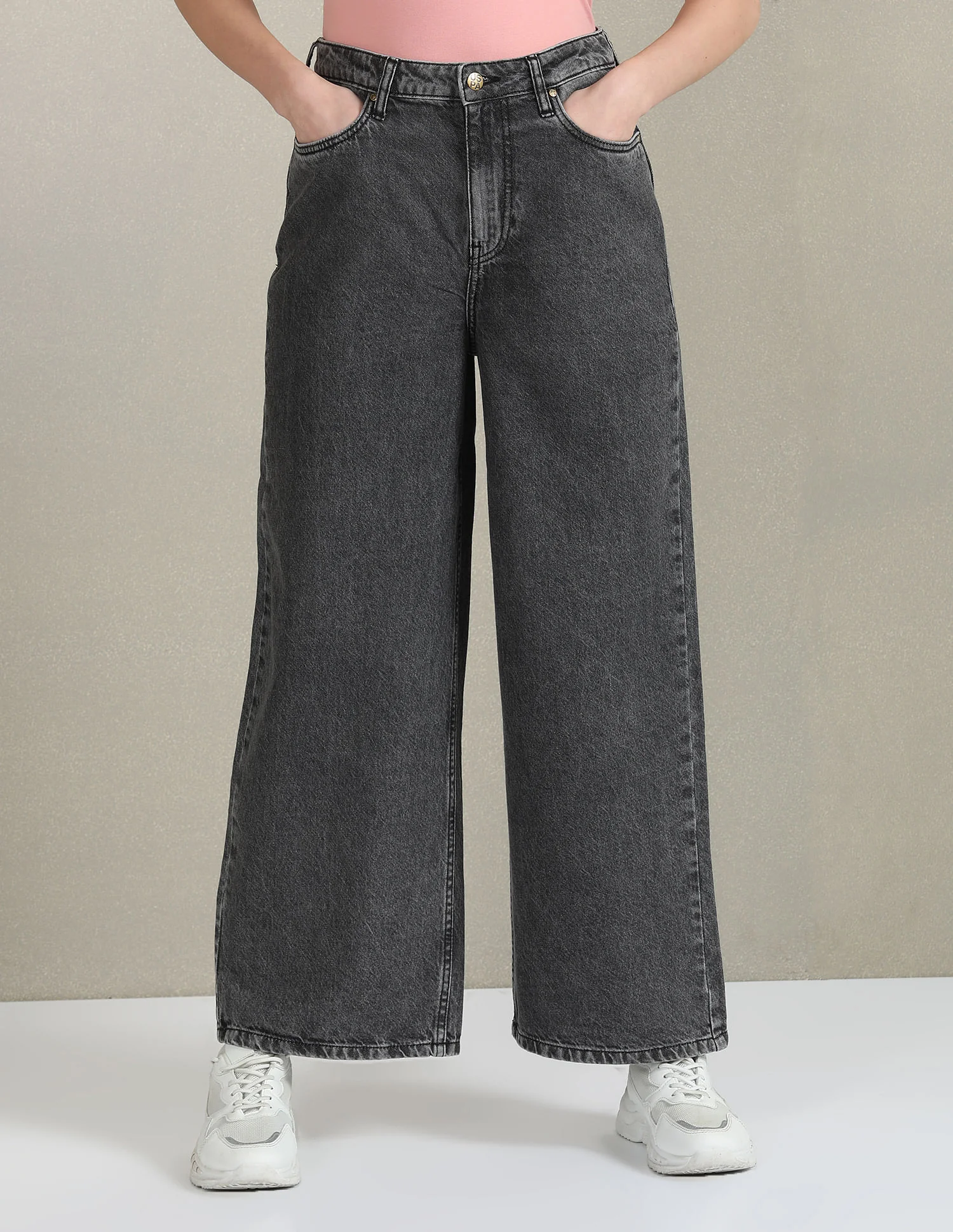 Mid Rise Rinsed Jeans - Image 6