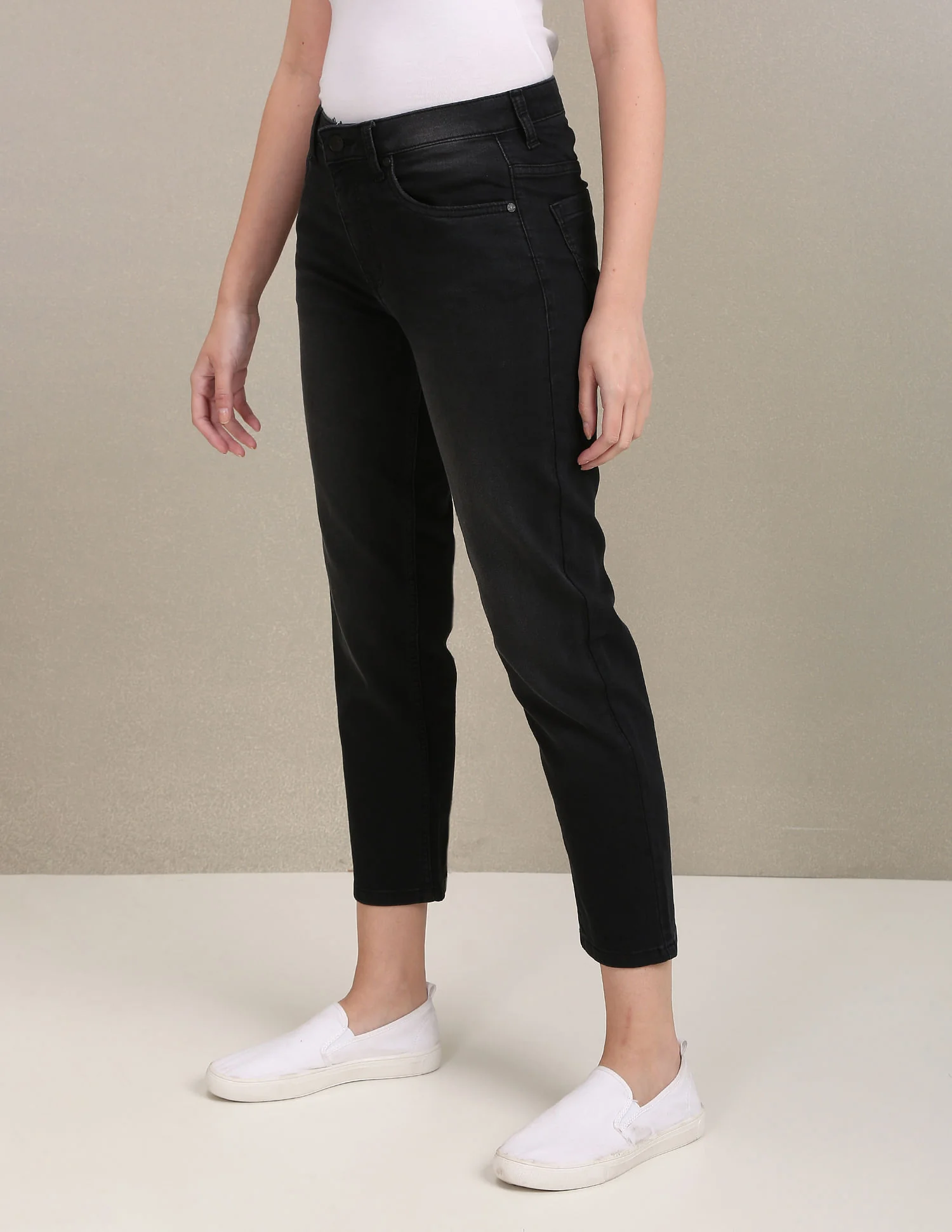 Mid Rise Slim Straight Fit Jeans - Image 4
