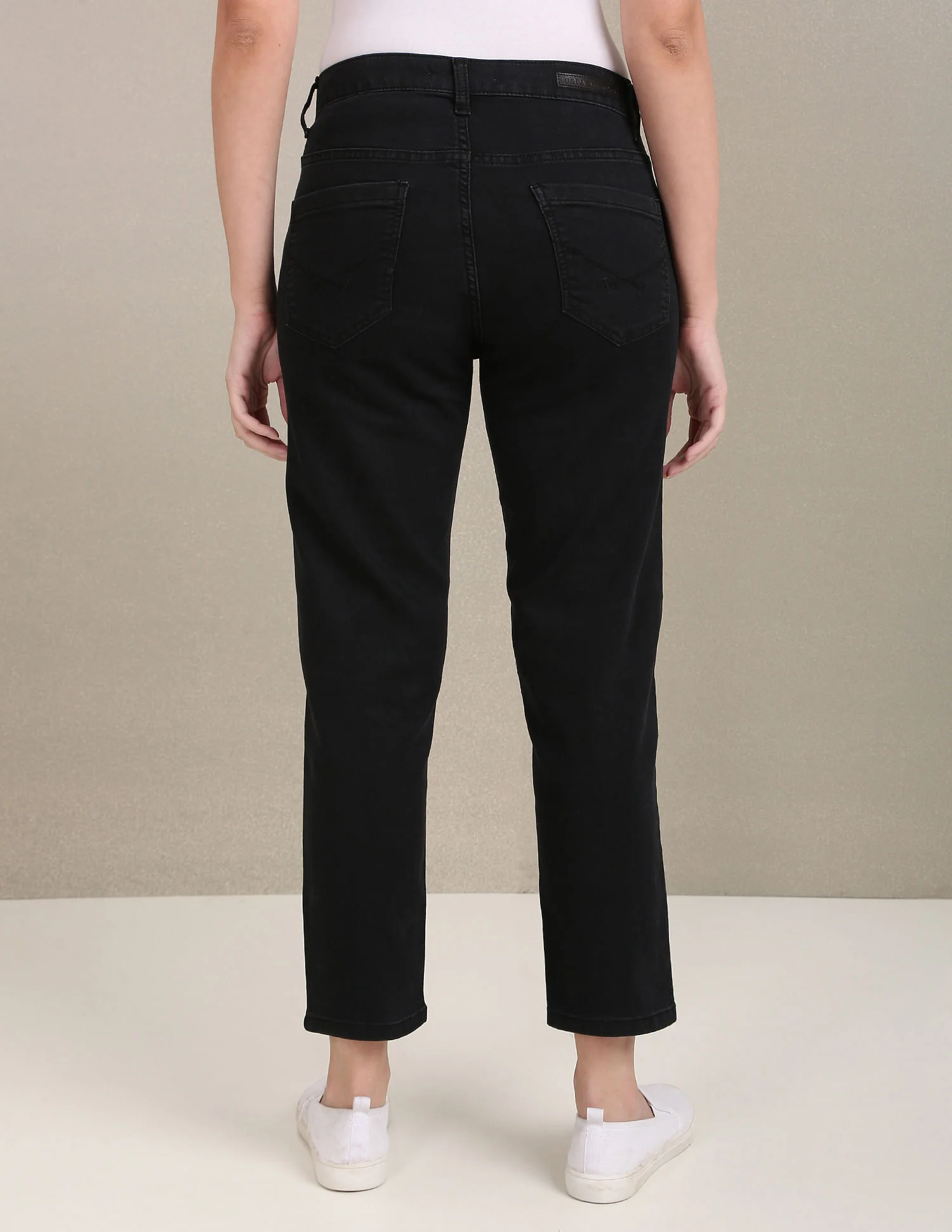 Mid Rise Slim Straight Fit Jeans - Image 5