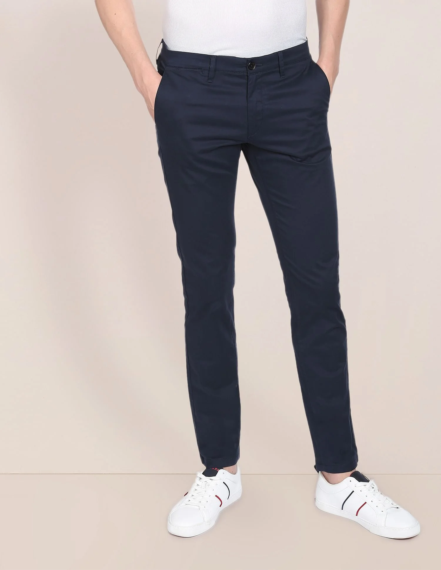 Mid Rise Solid Casual Trousers