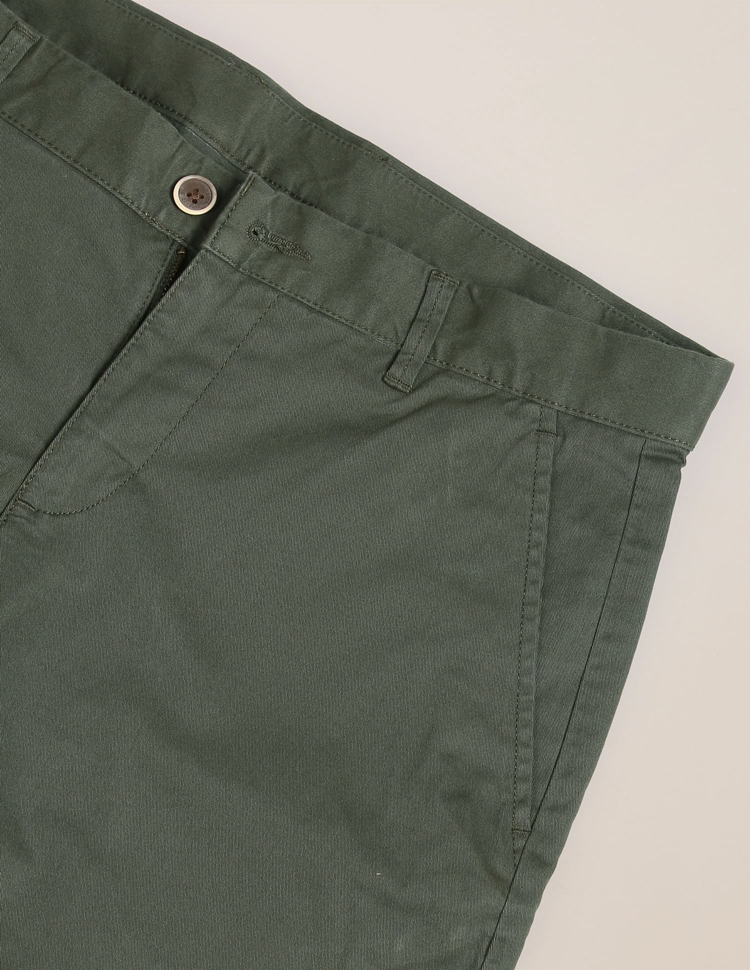 Mid Rise Solid Slim Fit Shorts - Image 2