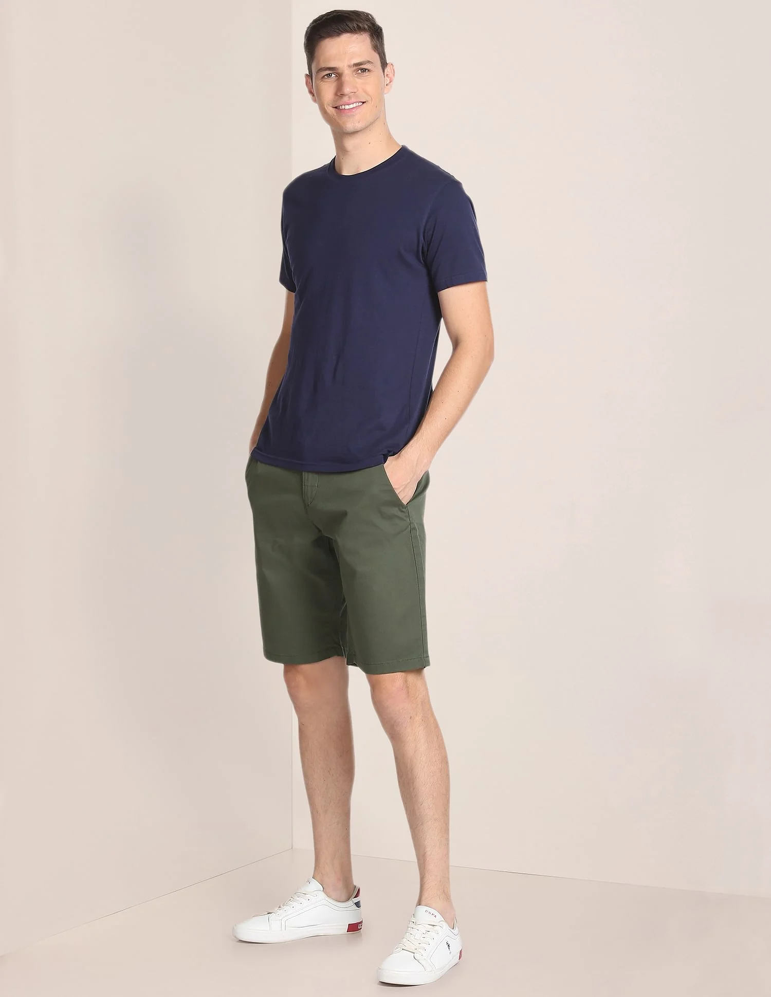 Mid Rise Solid Slim Fit Shorts - Image 3