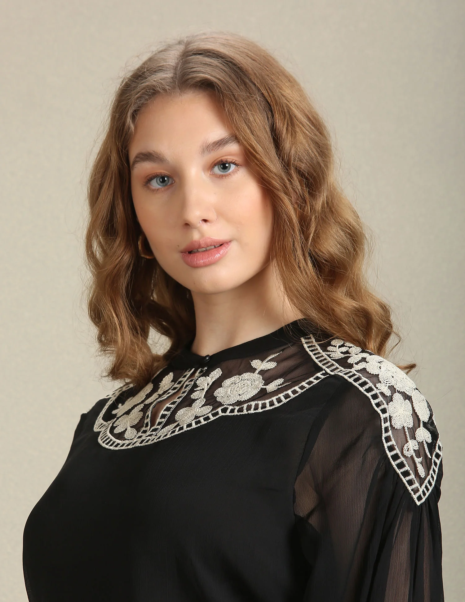 Placement Lace Embroidery Top - Image 7