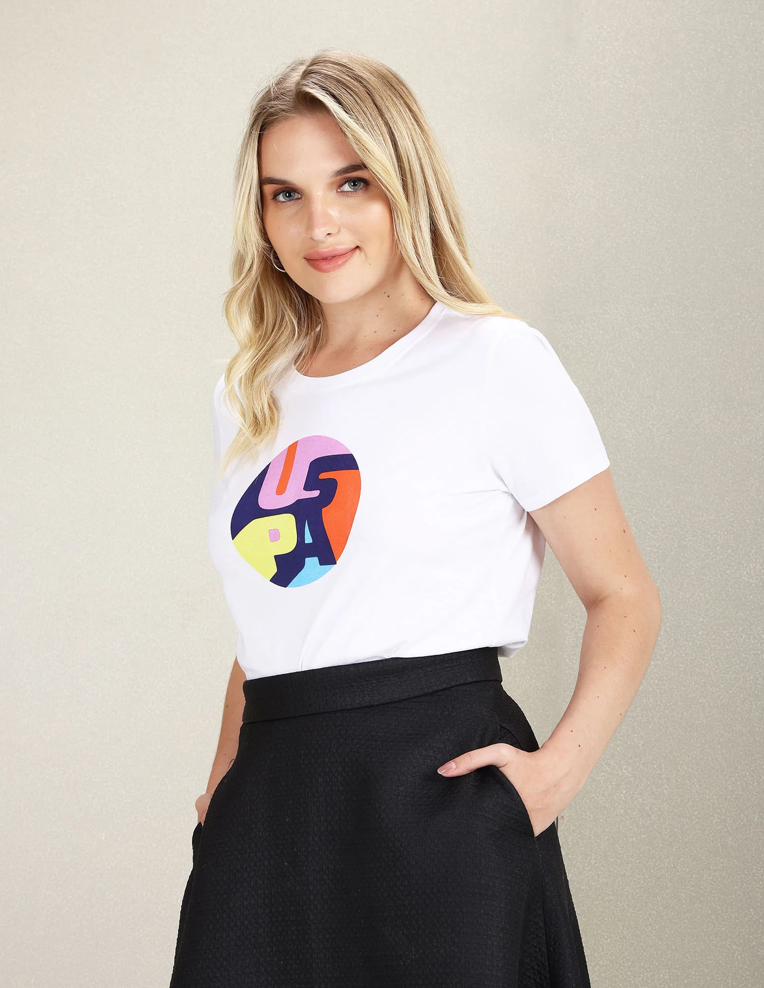 Ribbed Neck Circle Brand Print T-Shirt - Image 4