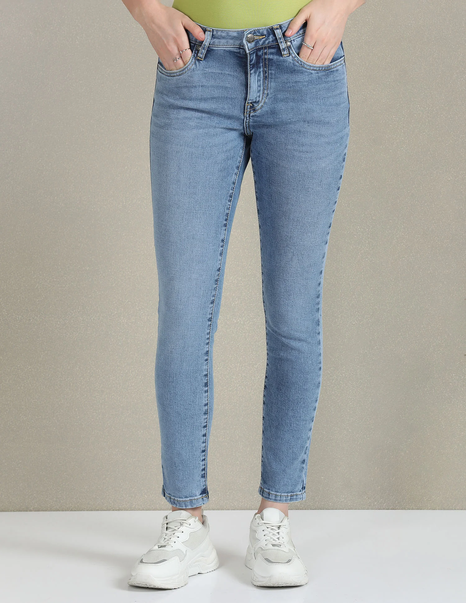 Skinny Fit Rinsed Jeans - Image 6