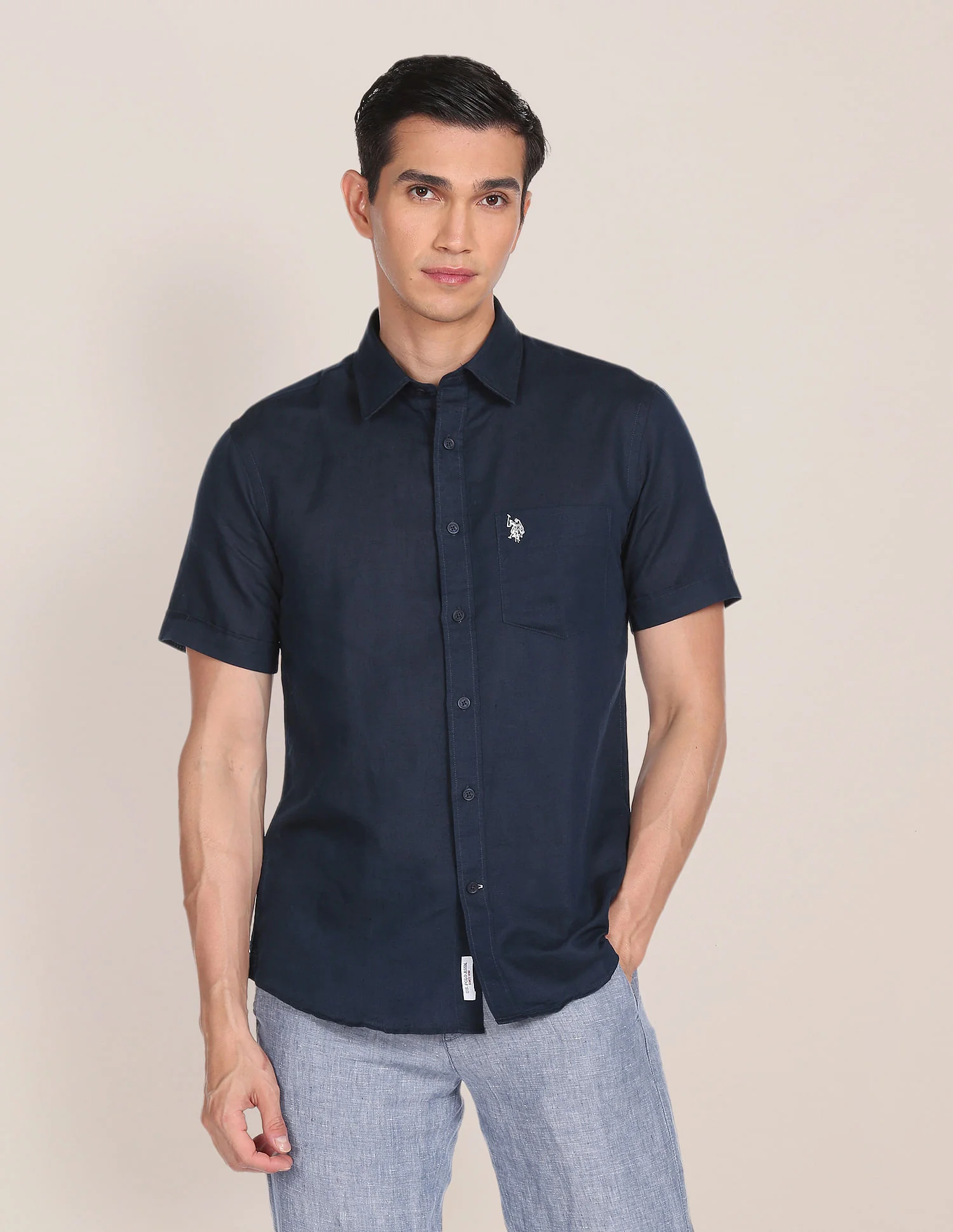 Spread Collar Solid Casual Shirt