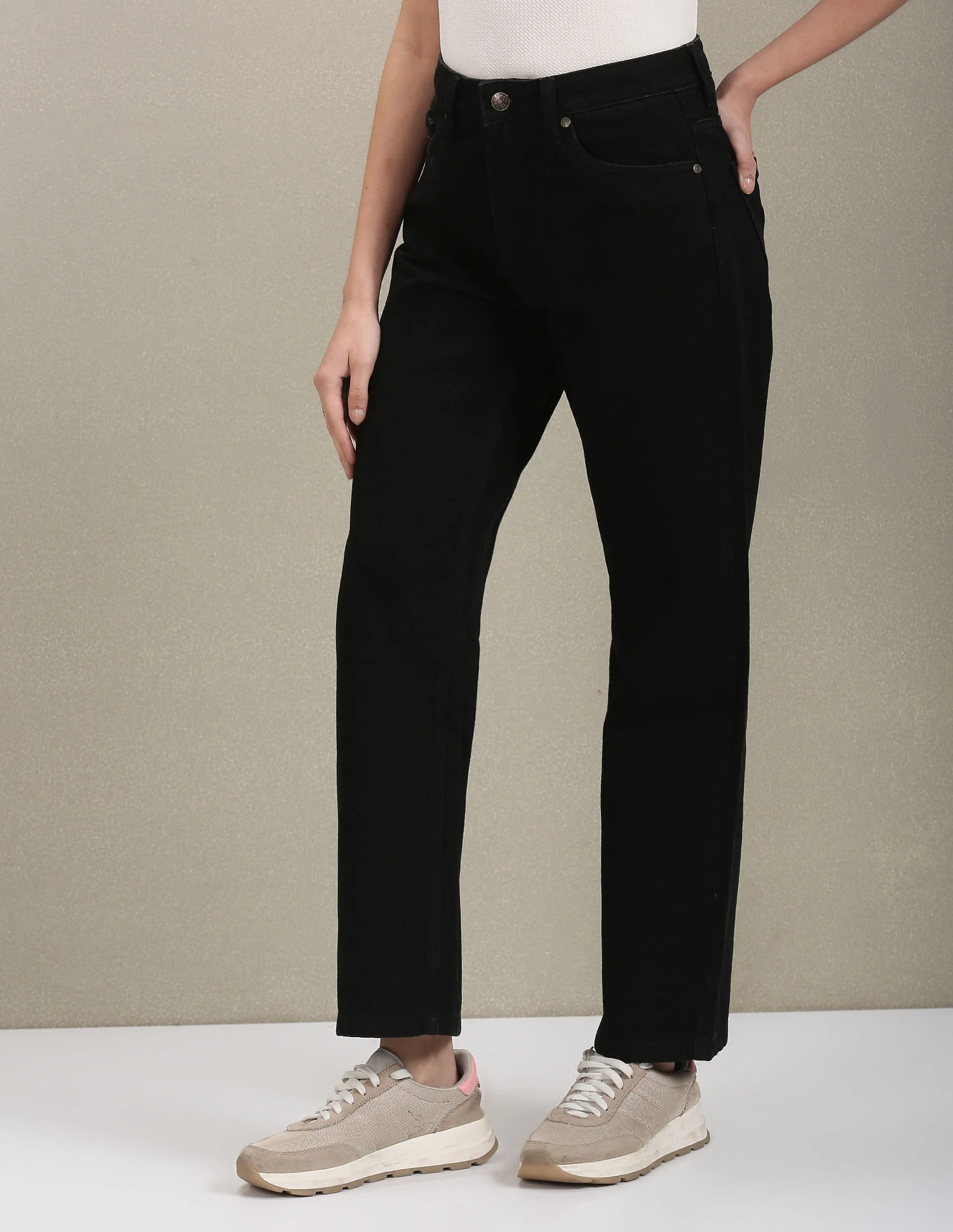 Straight Fit Mid Rise Jeans - Image 4