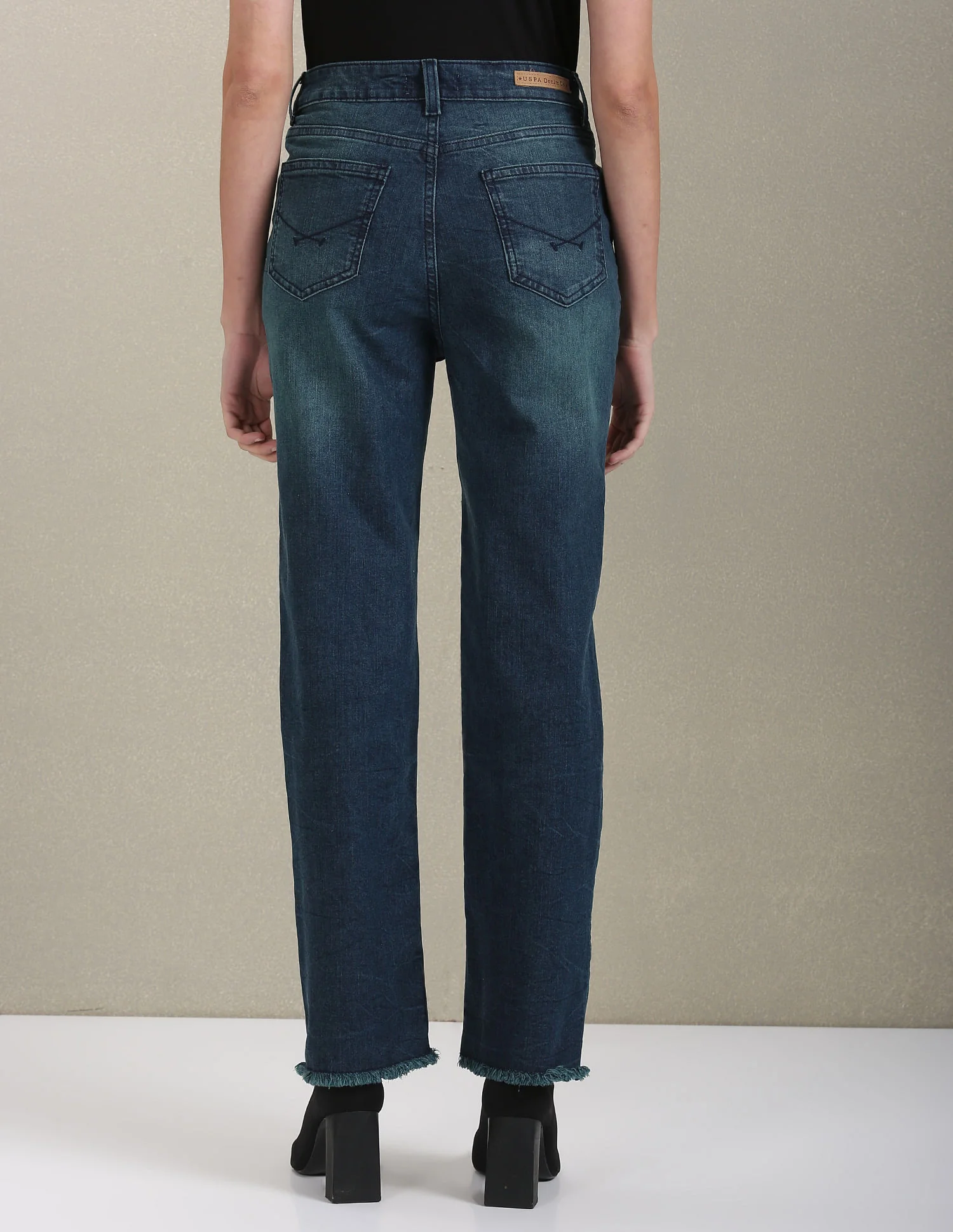 Straight Fit Rinsed Jeans - Image 5