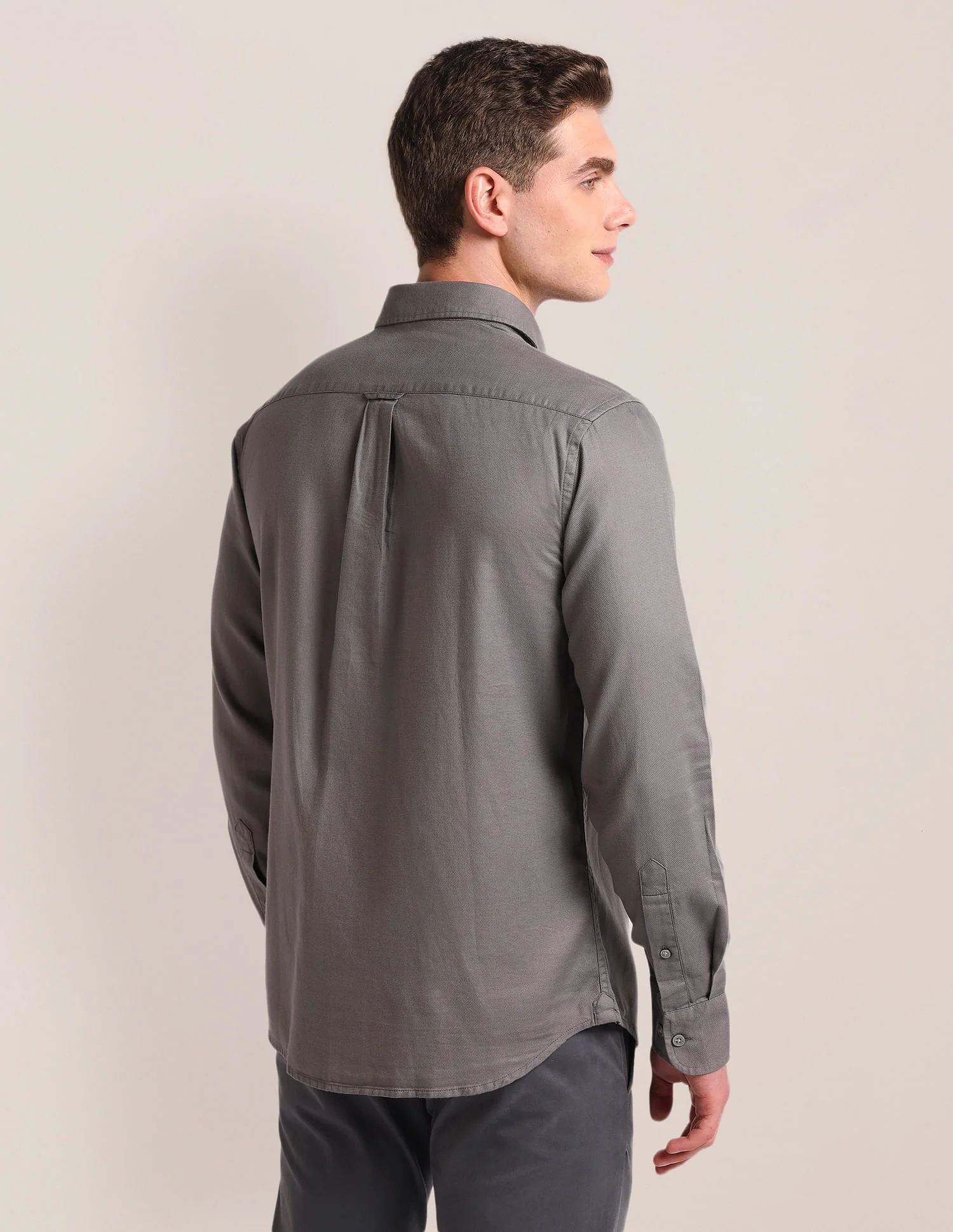 Tailored Regular Fit Solid Shirt - Image 5