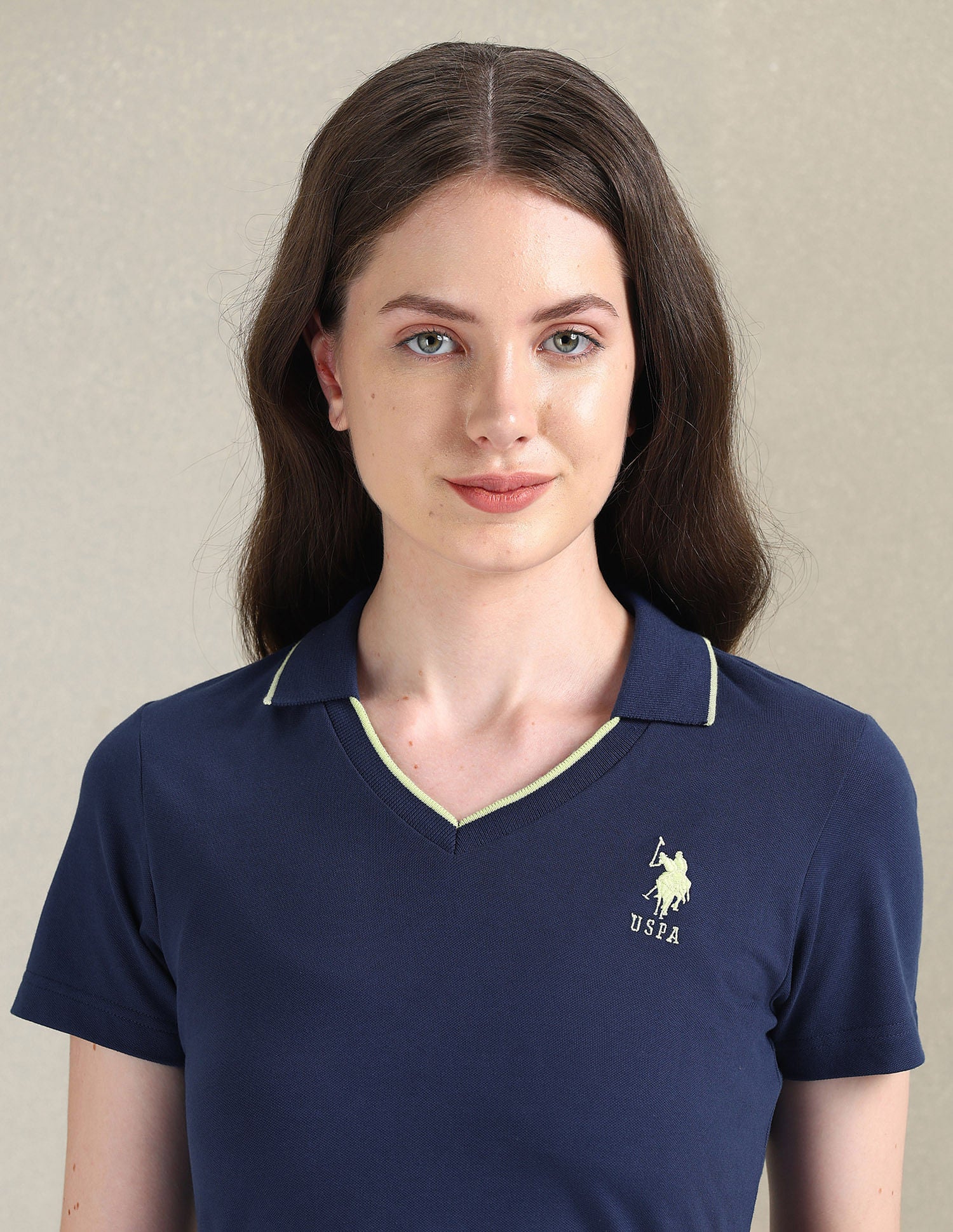Tipped V-Neck Solid Polo Shirt - Image 7